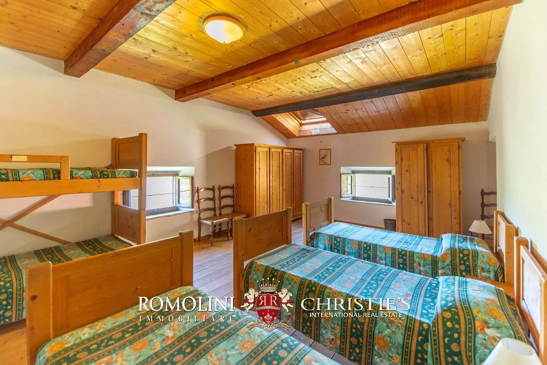 10 Bedroom Villa/Townhouse's Image 36