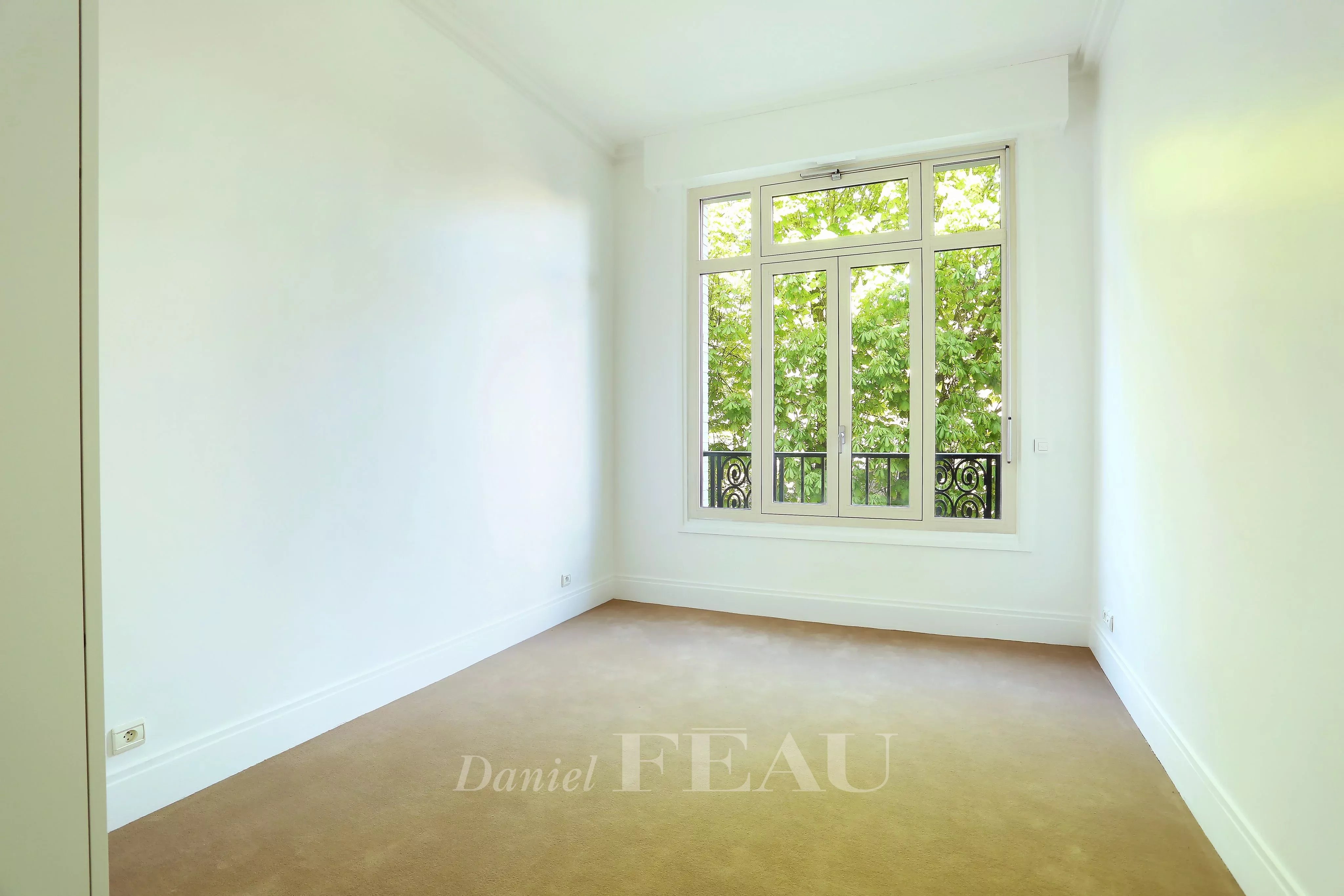 Rental Apartment Neuilly-sur-Seine