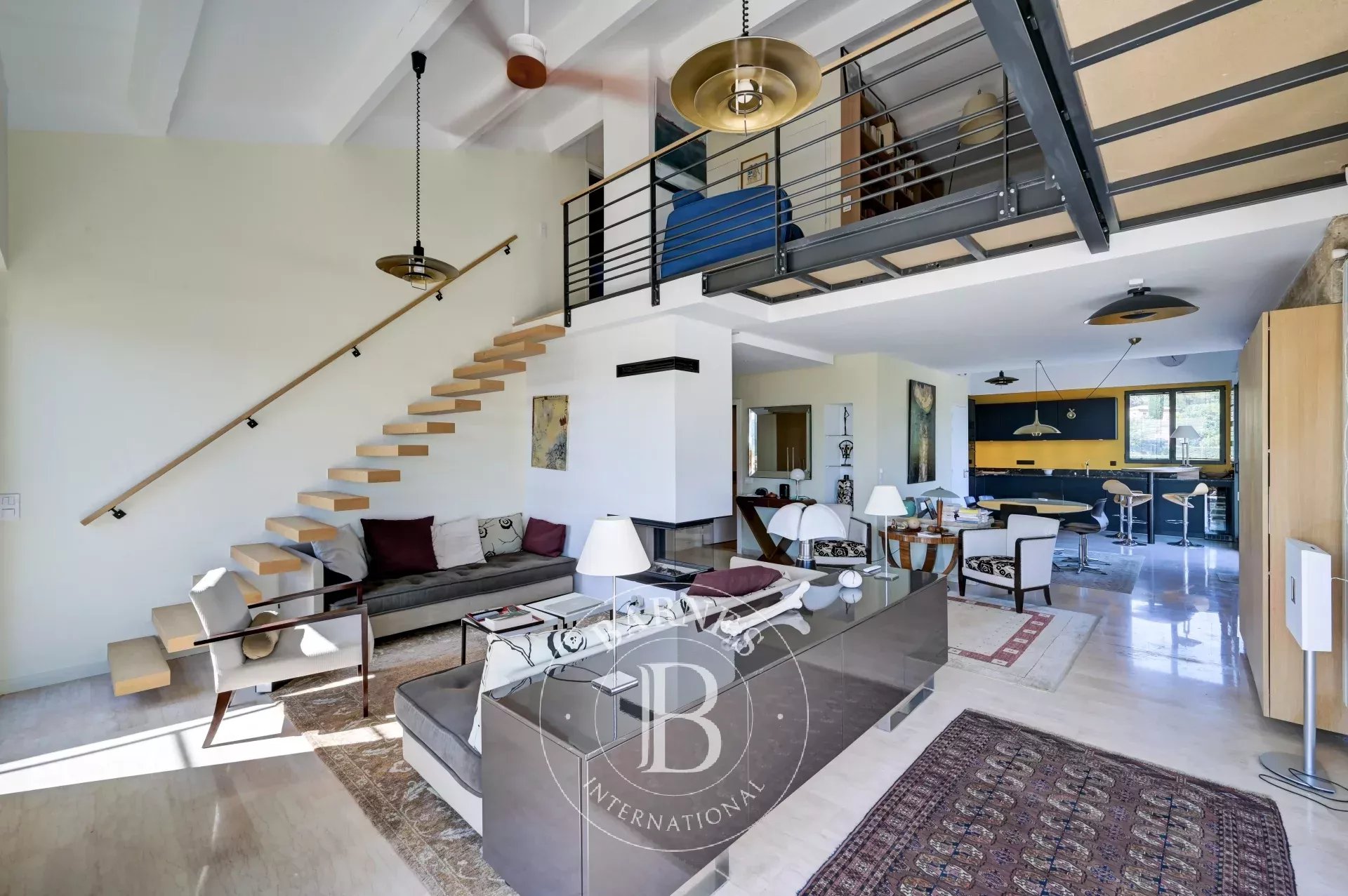 AIX LA TORSE – TOP-FLOOR DUPLEX – TWO SUITES – 54 M² TERRACE – DOUBLE GARAGE – CELLAR