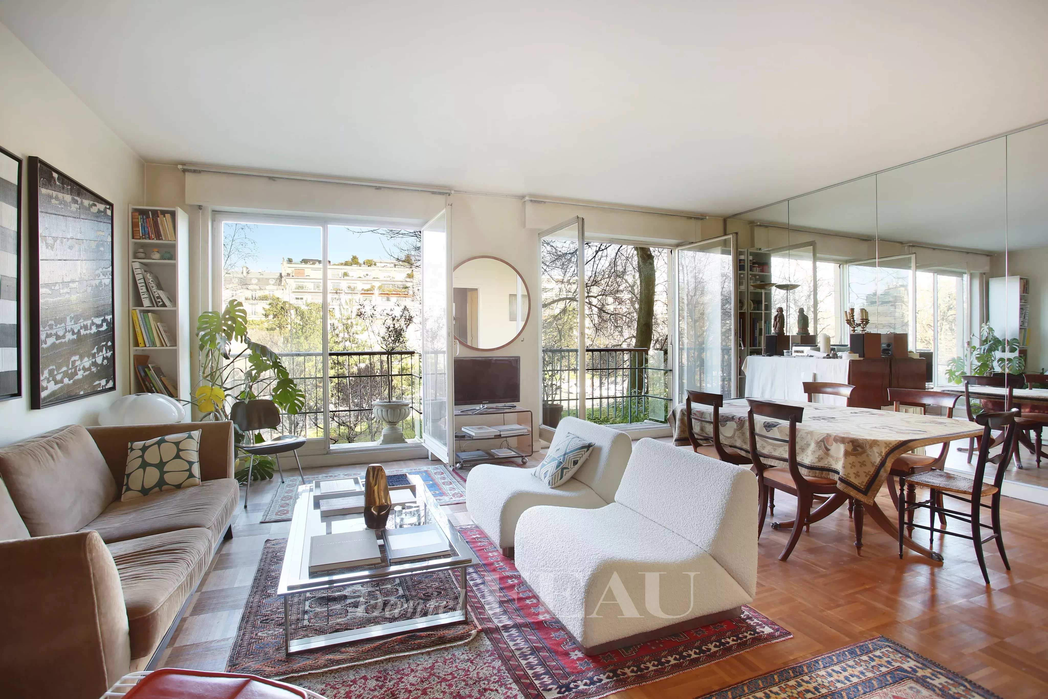 Sale Apartment Paris 16th