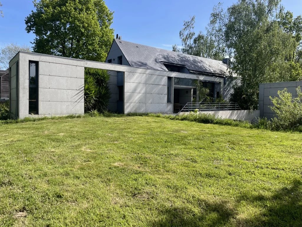 Maison d’Architecte –BORDS DE RANCE –