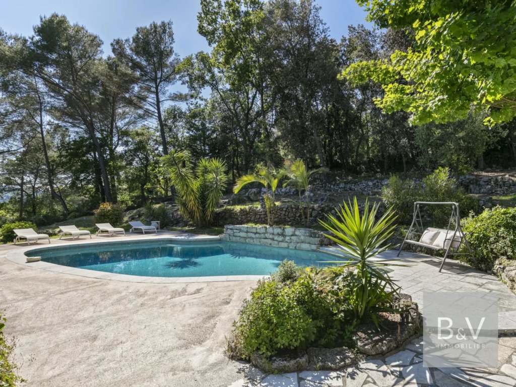 Villa for sale in Tourrettes sur Loup — Exceptional villa entirely renovated Tourrettes sur Loup
