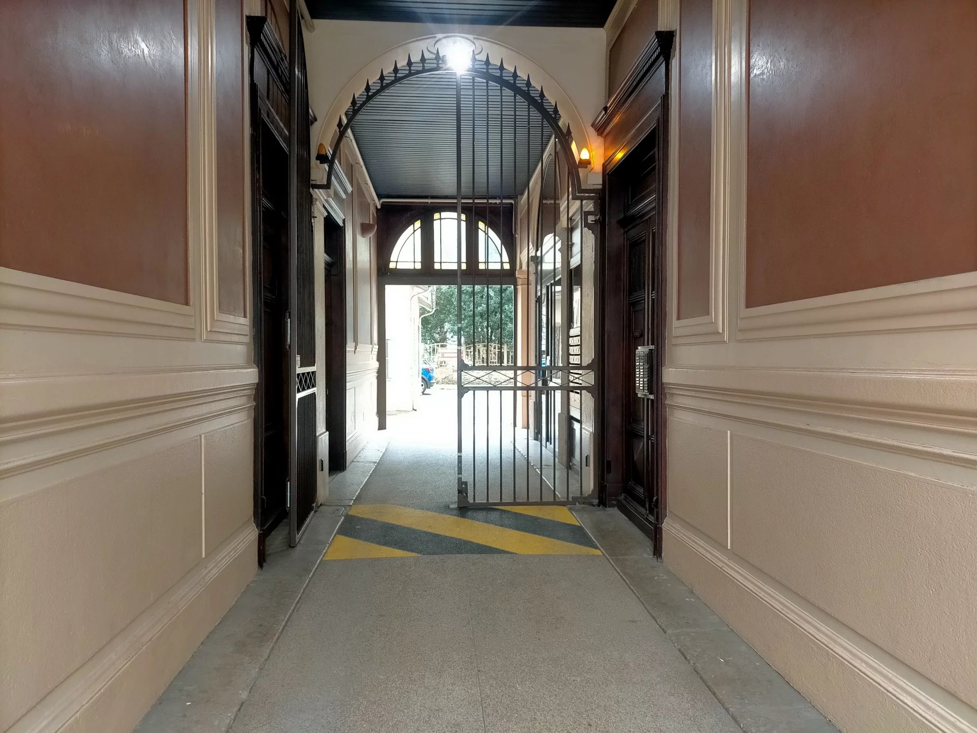 84308496 Location Lyon 6ème