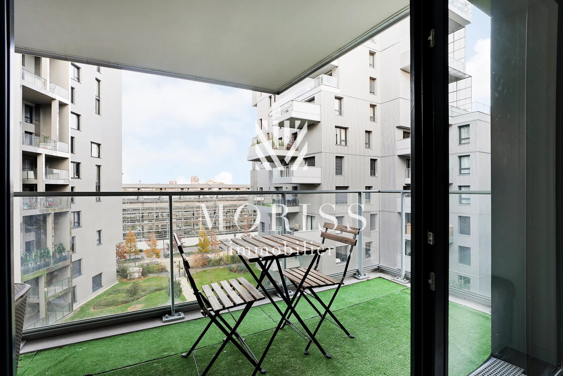 ASNIÈRES - Appartement 3 pièces de 62 M2 + 5 M2 de balcon - Image Array