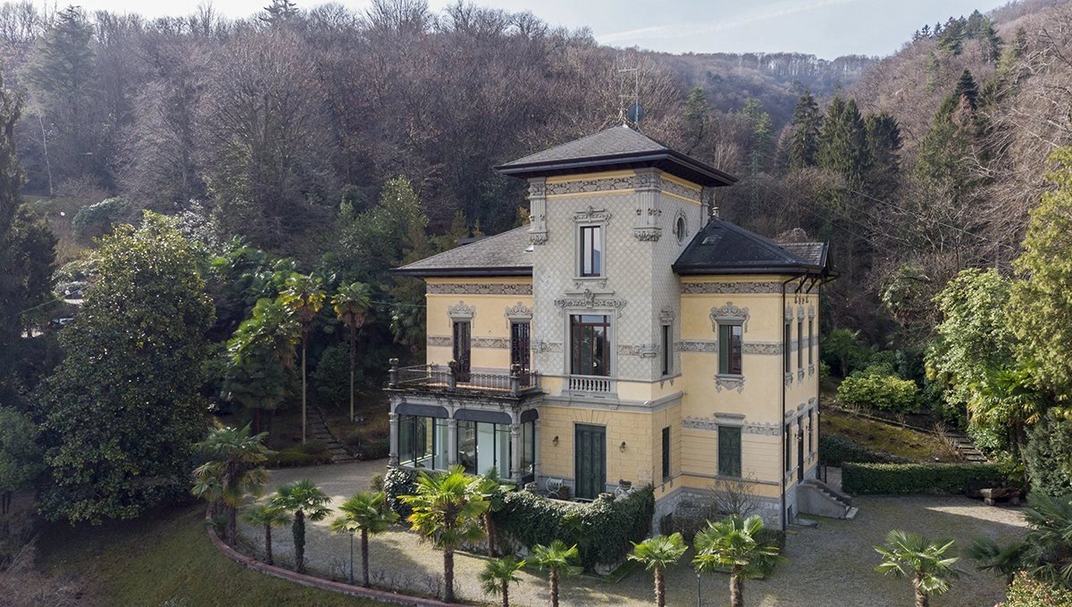 Prestigieuse villa Liberty à vendre dans le centre de Stresa