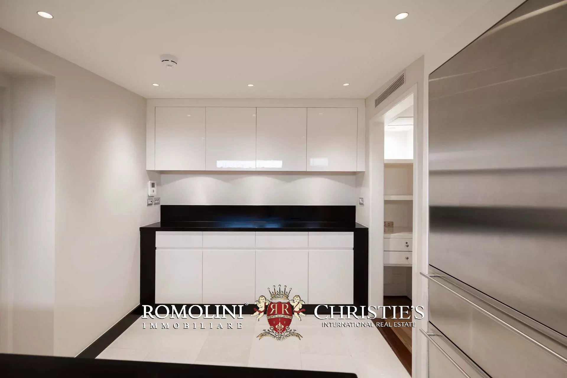 16 Bedroom Villa/Townhouse's Image 32