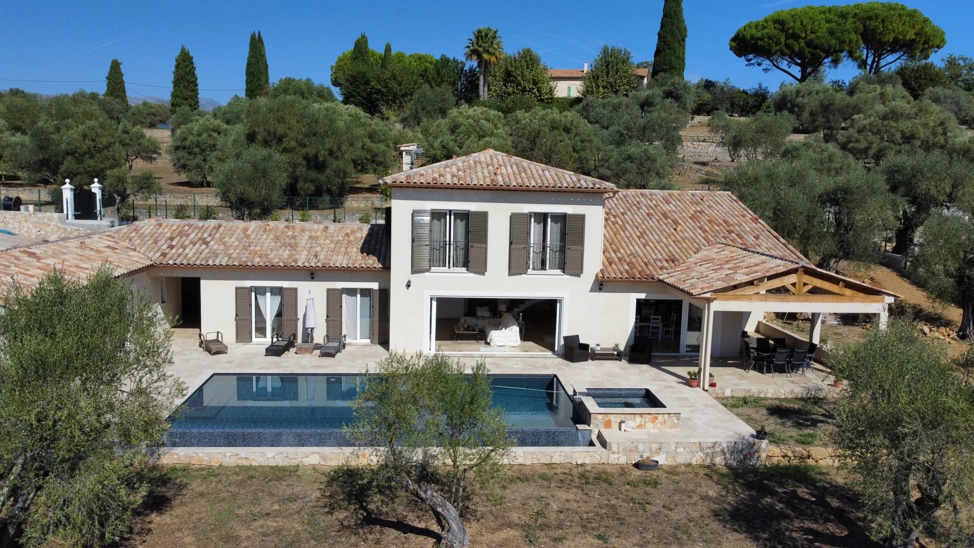 Recently built house walking distance to the village with independent apartment - Callian Recently built house walking distance to the village with independent apartment - Callian