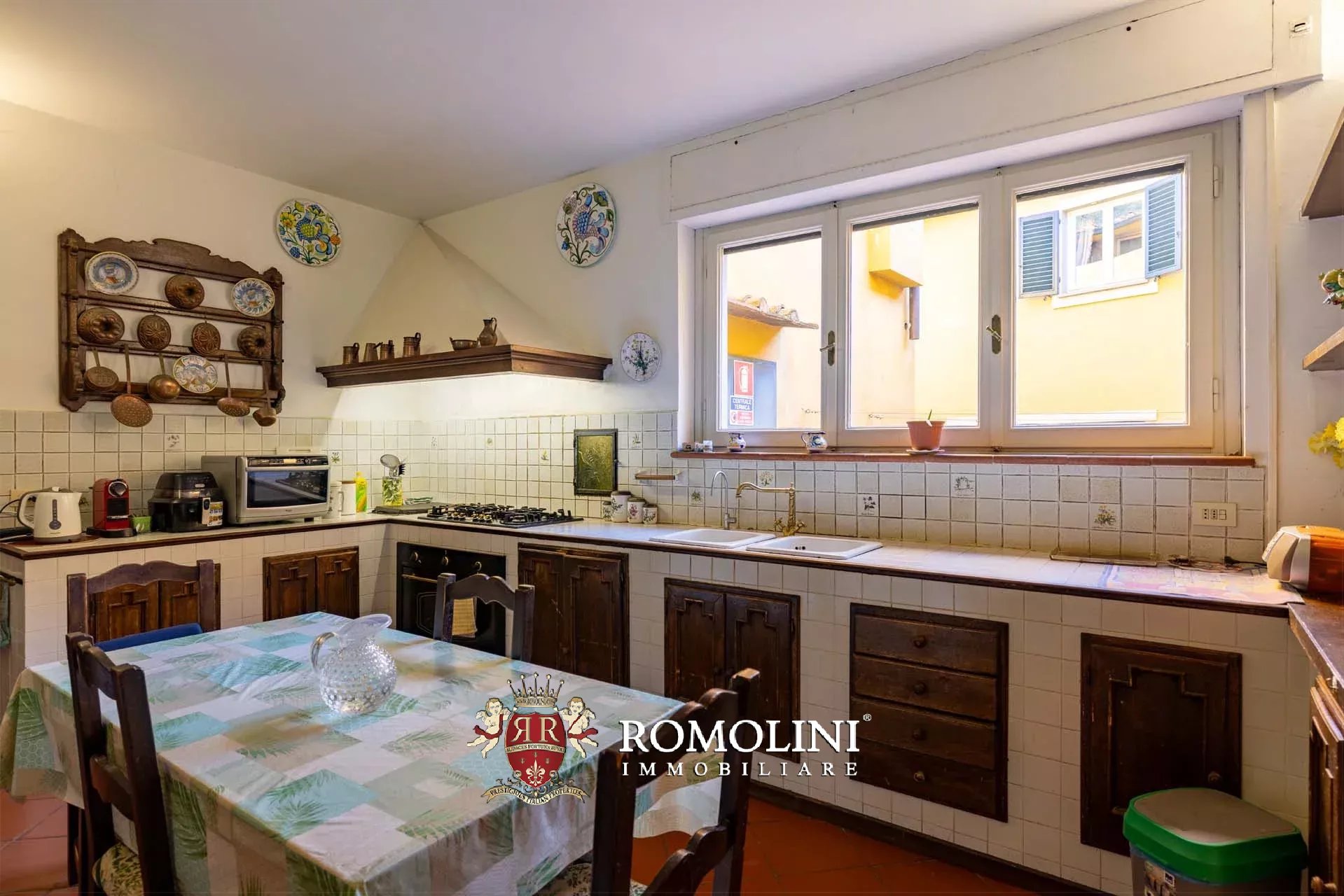 8 Bedroom Villa/Townhouse's Image 35