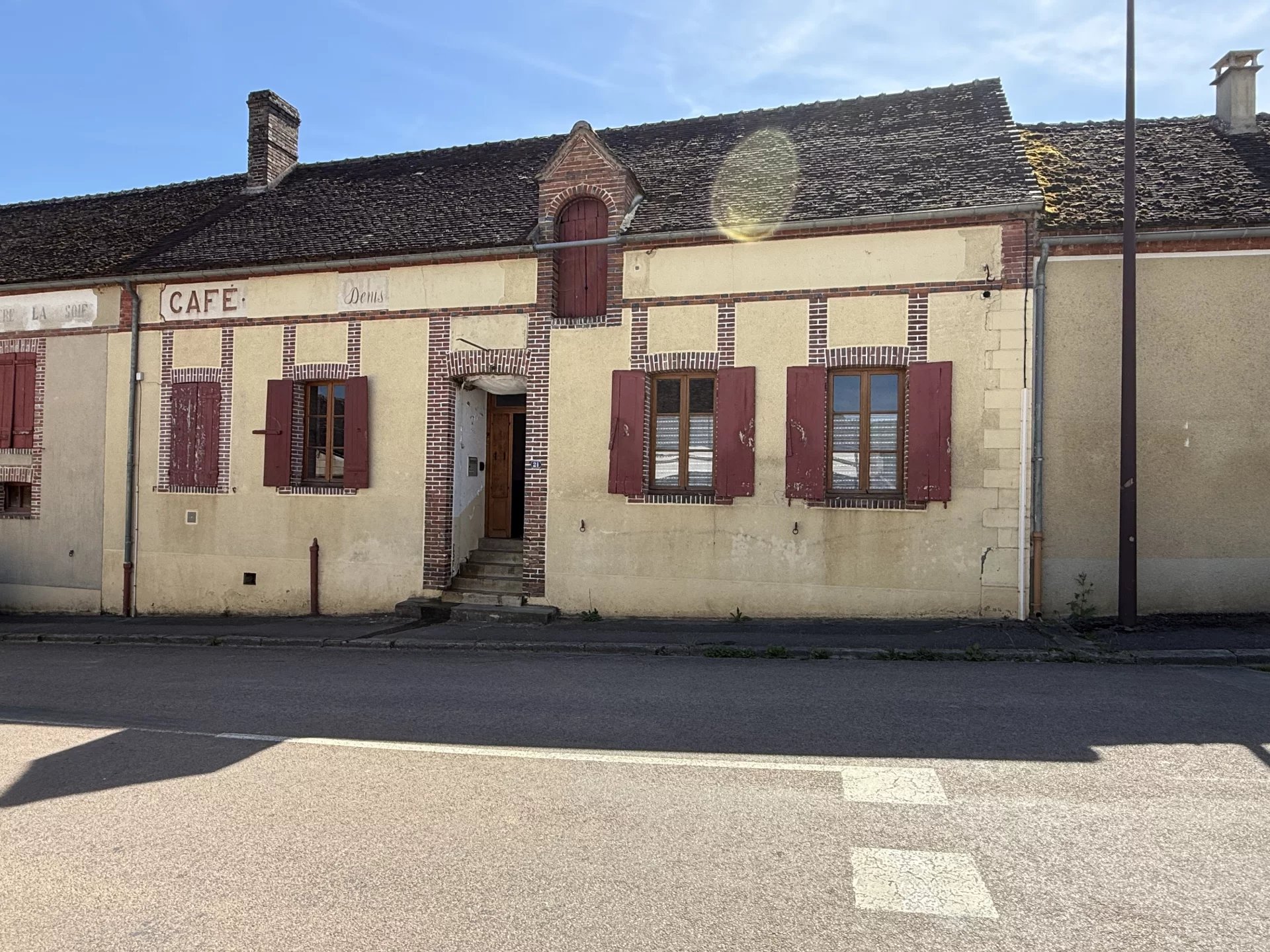 Maison de caractère 225 m² – Dépendances – Villiers-Louis