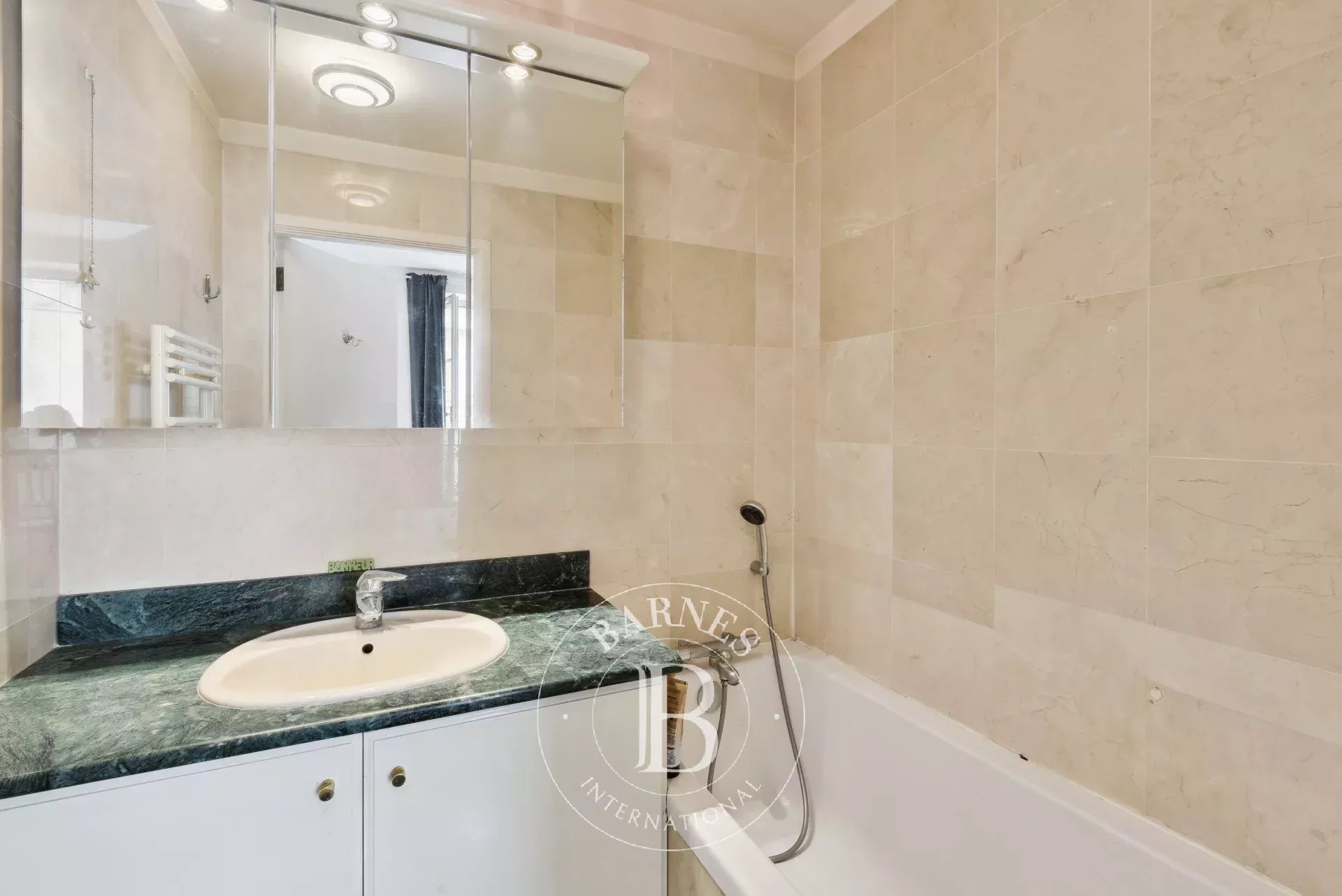 Daire Paris 6ème - picture 10