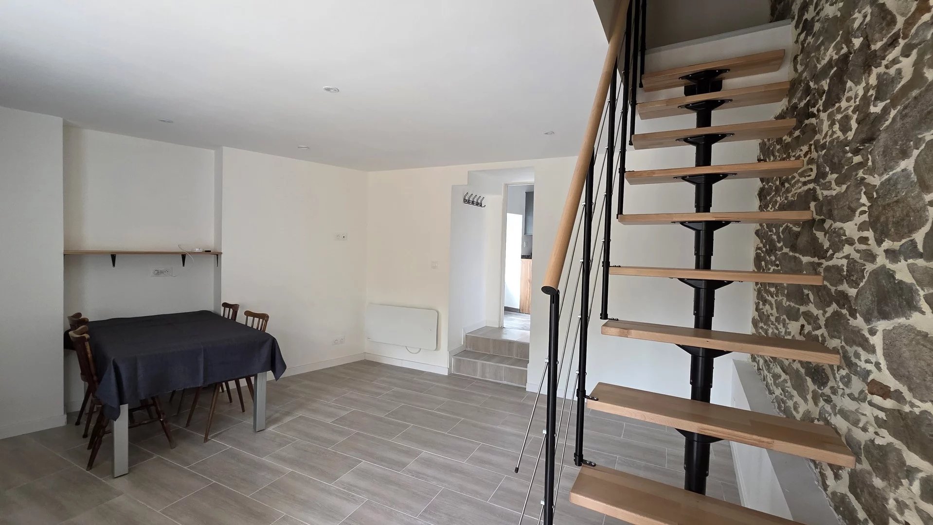 MAISON T3 MEUBLEE – LES CHAMPS GERAUX- EN EXCLUSIVITE