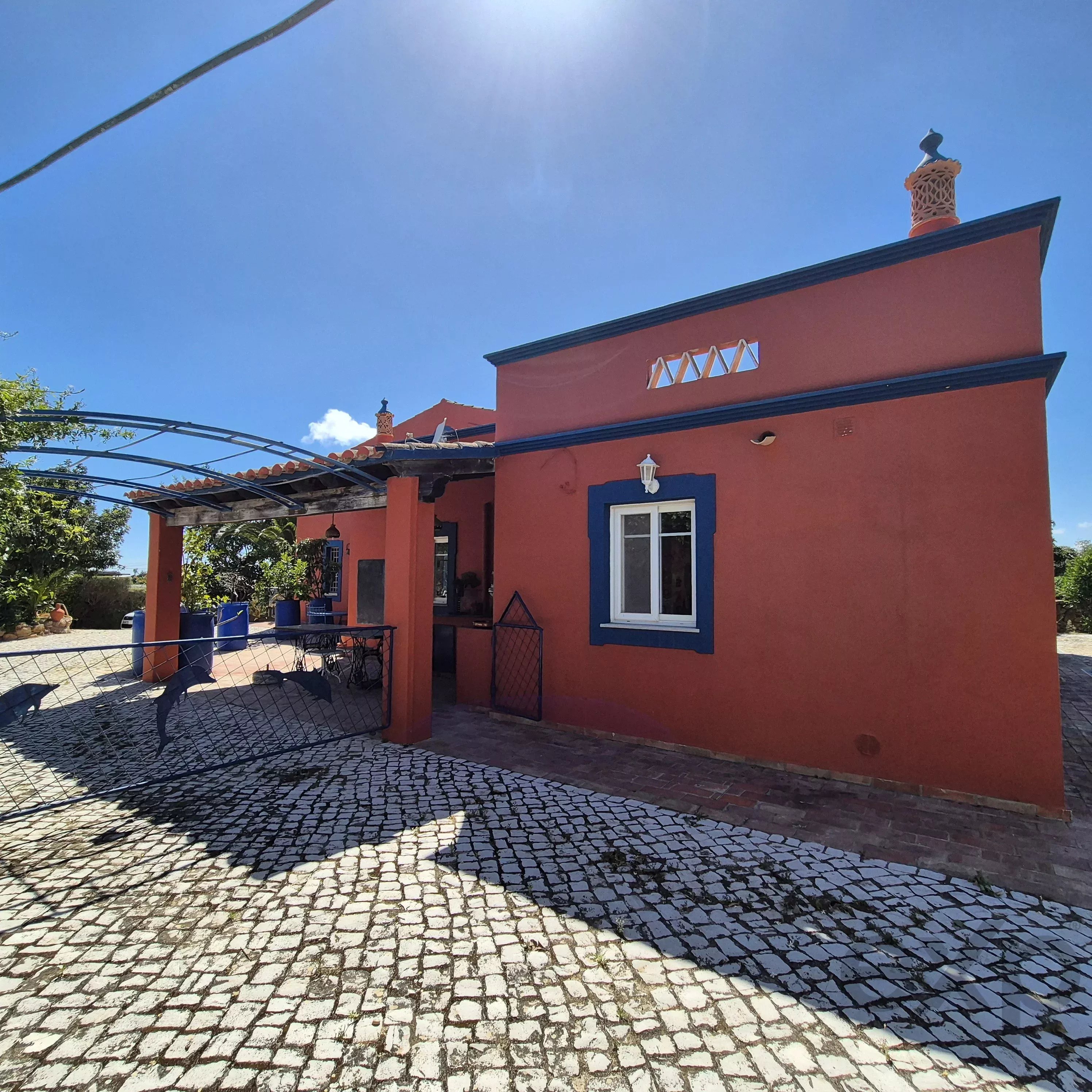Country house with swimming pool 87034529 image 7