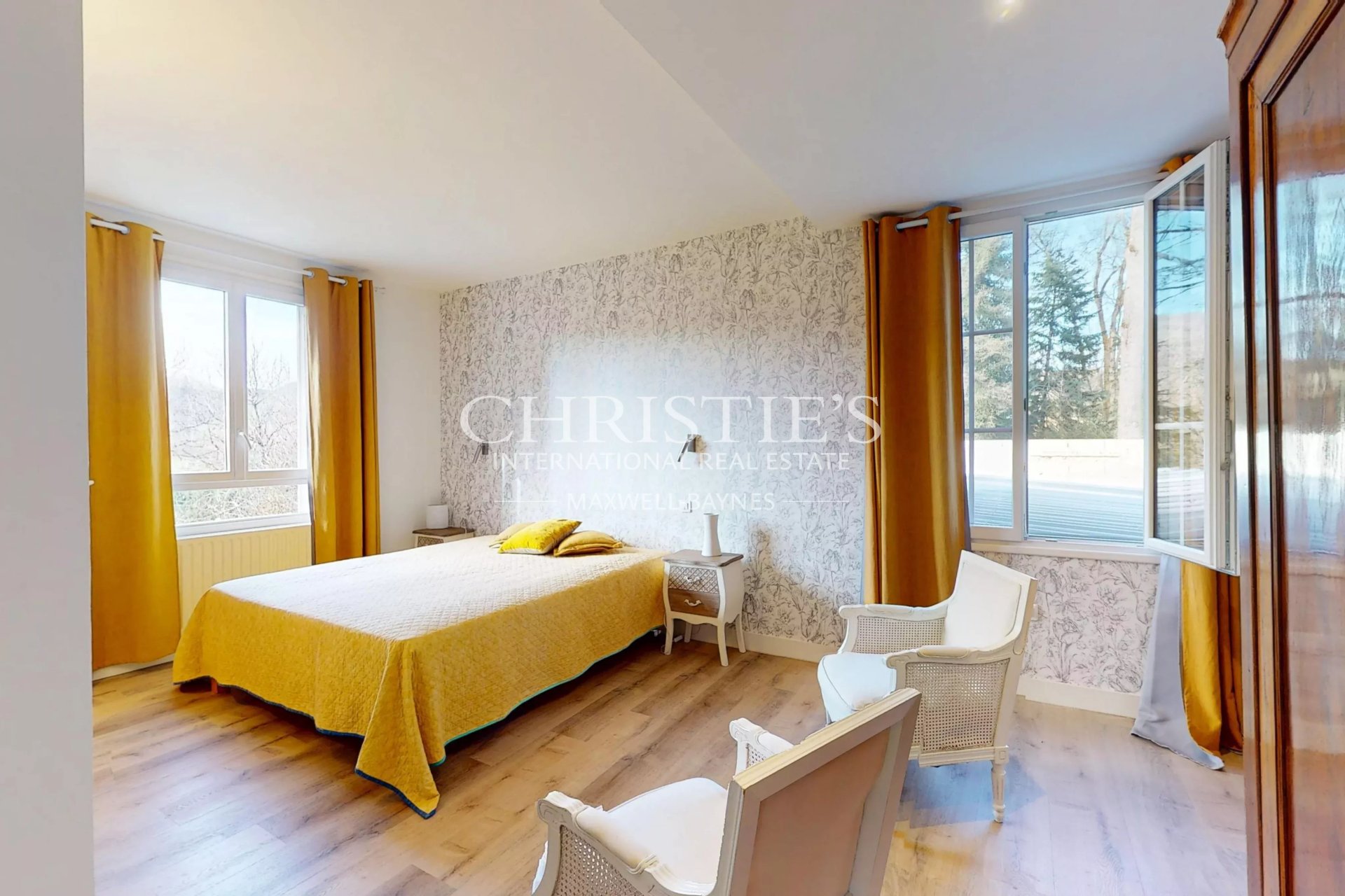 10 Bedroom Chateau's Image 29