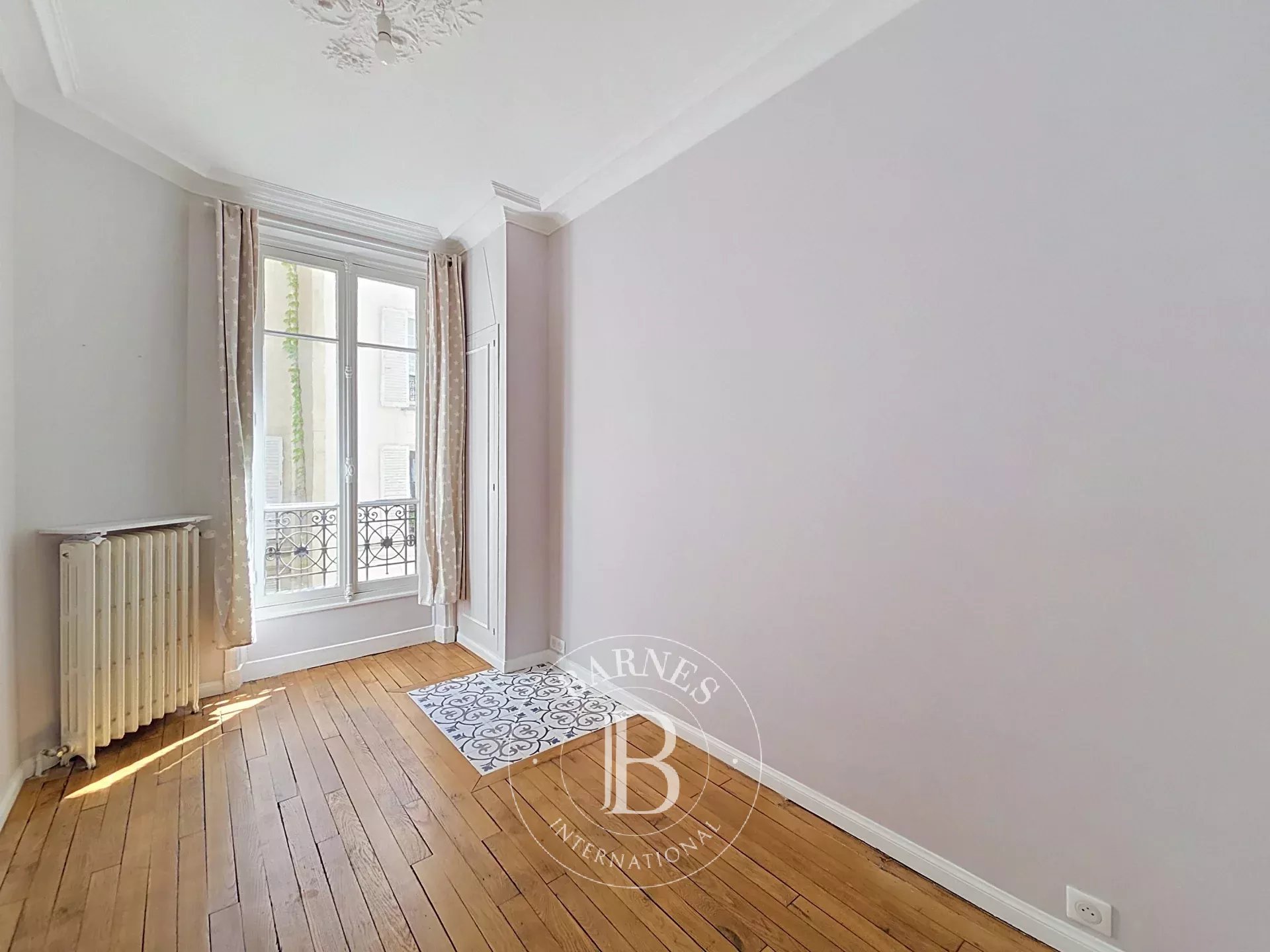 Paris  - Apartment 3 Bedrooms - picture 9