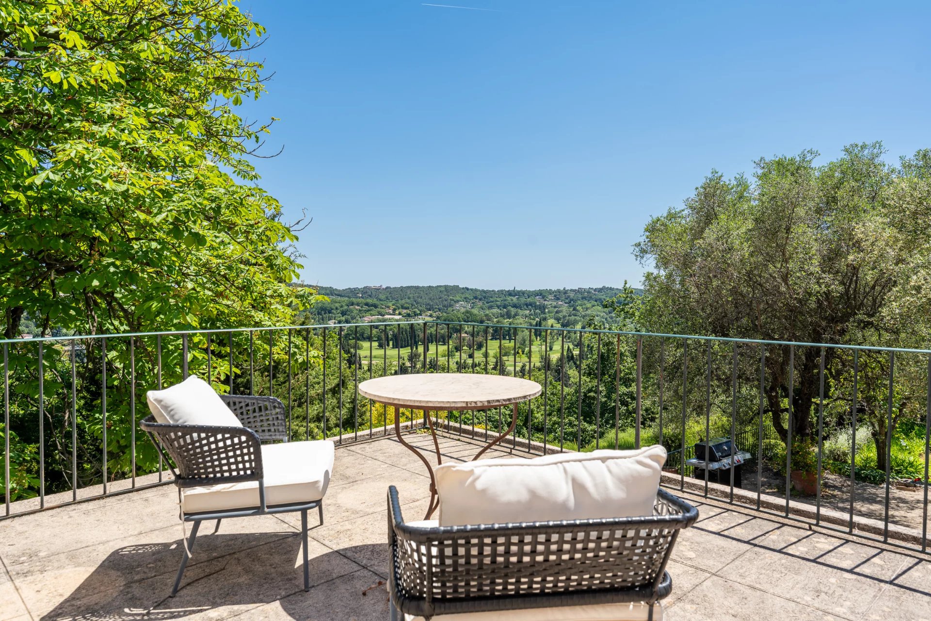7950515-Propriété Opio