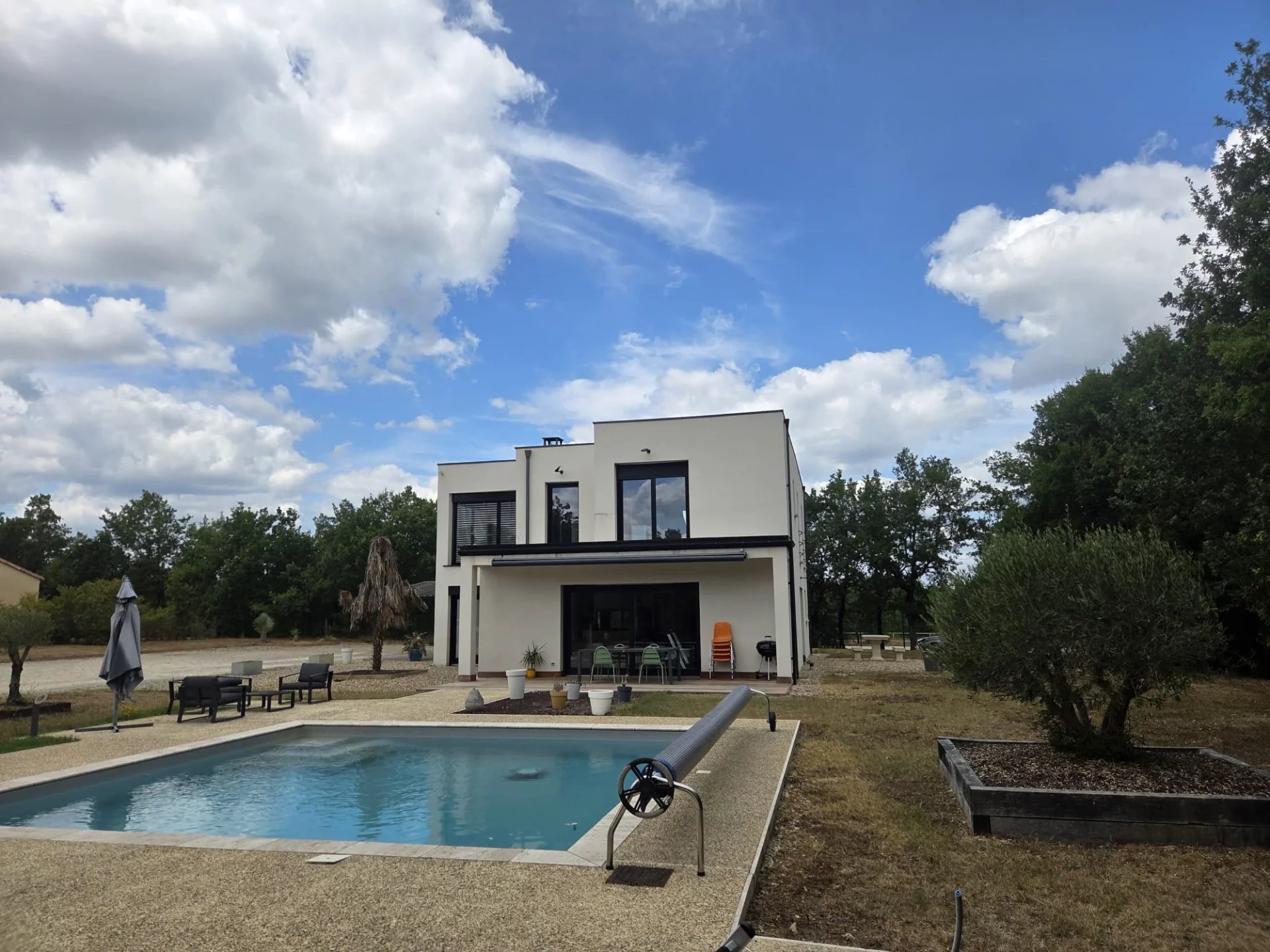 Maison 220m² — Lhospitalet