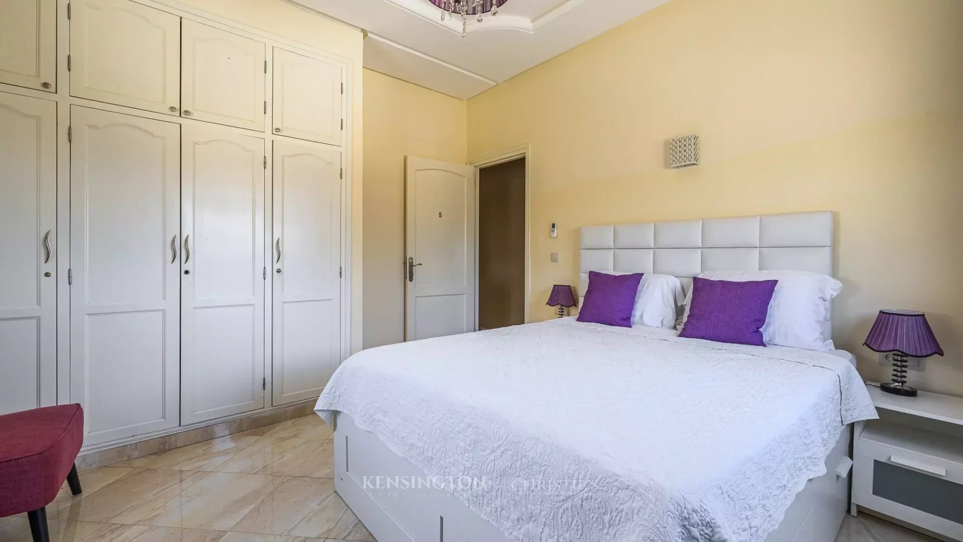 7 Bedroom Villa/Townhouse's Image 30