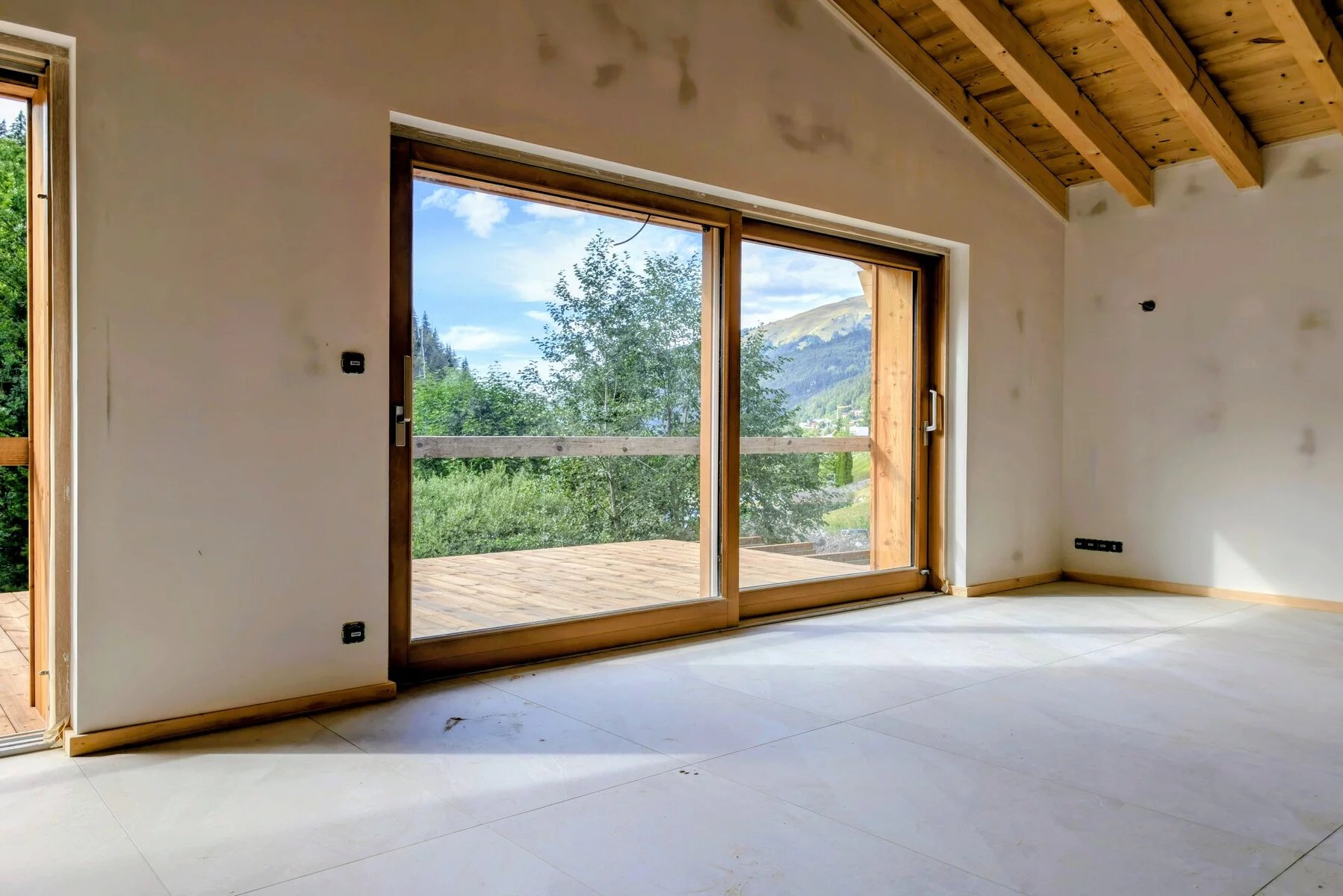 Photo of MORZINE – New-build 4-bedroom demi-chalet