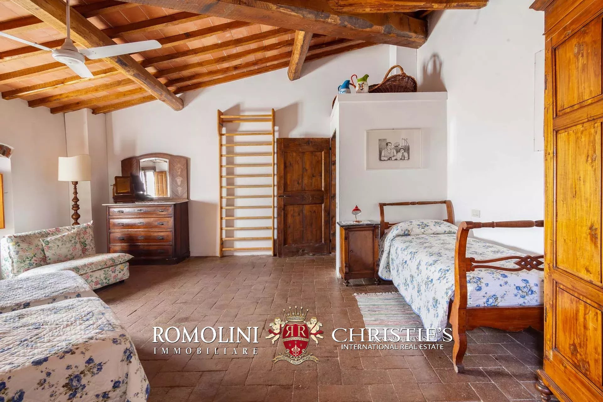 11 Bedroom Villa/Townhouse's Image 76