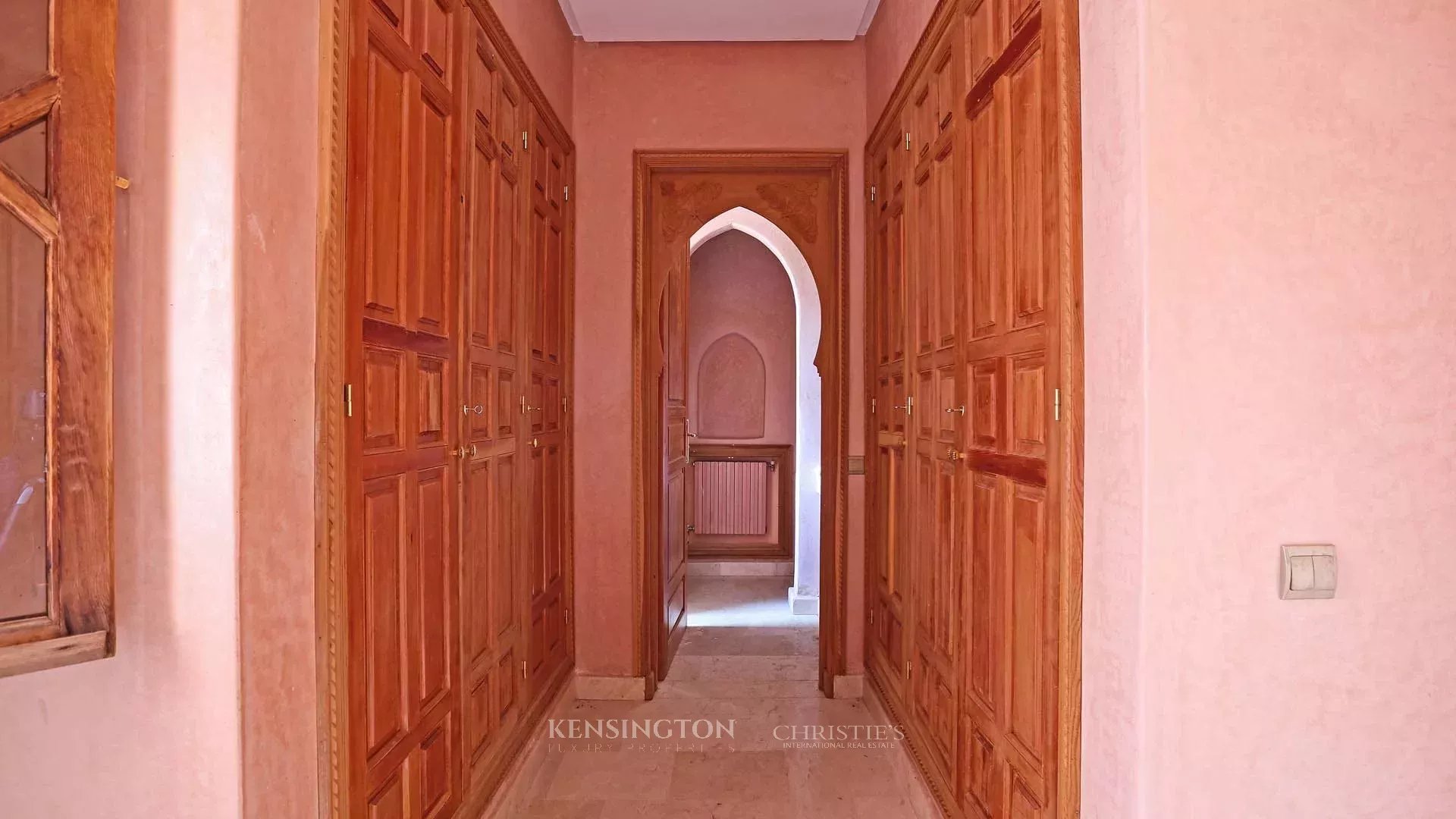 10 Bedroom Villa/Townhouse's Image 8