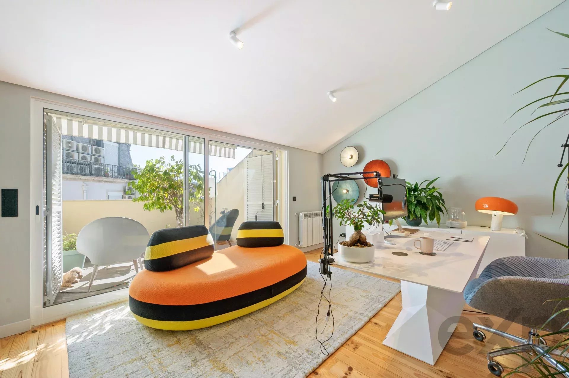 Elegant T2 + 1 Penthouse in Downtown Lisbon 86935832 image 43