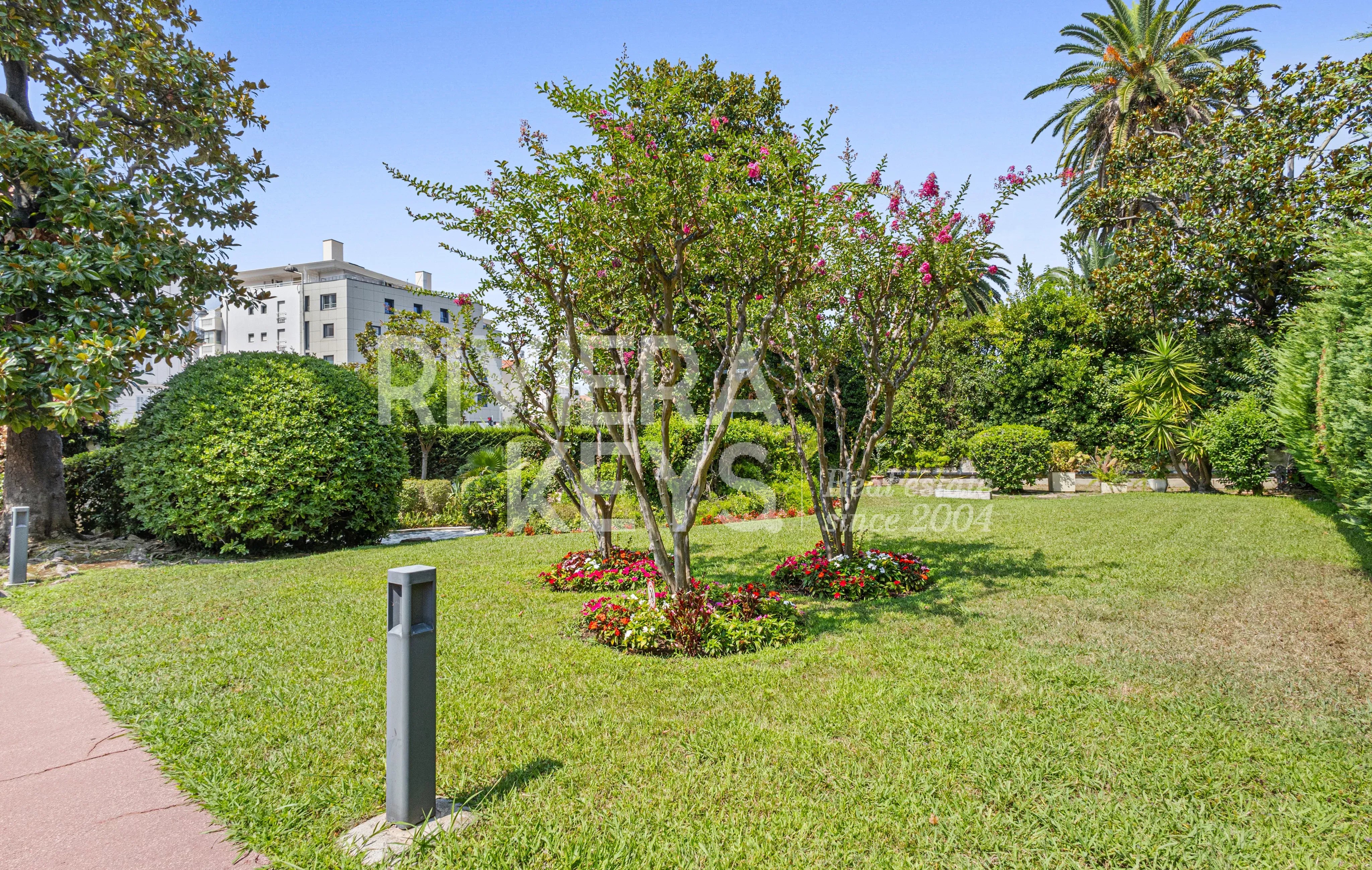 CANNES : Superb 4 roms er steinkast fra  rue d'Antibes og Croisette