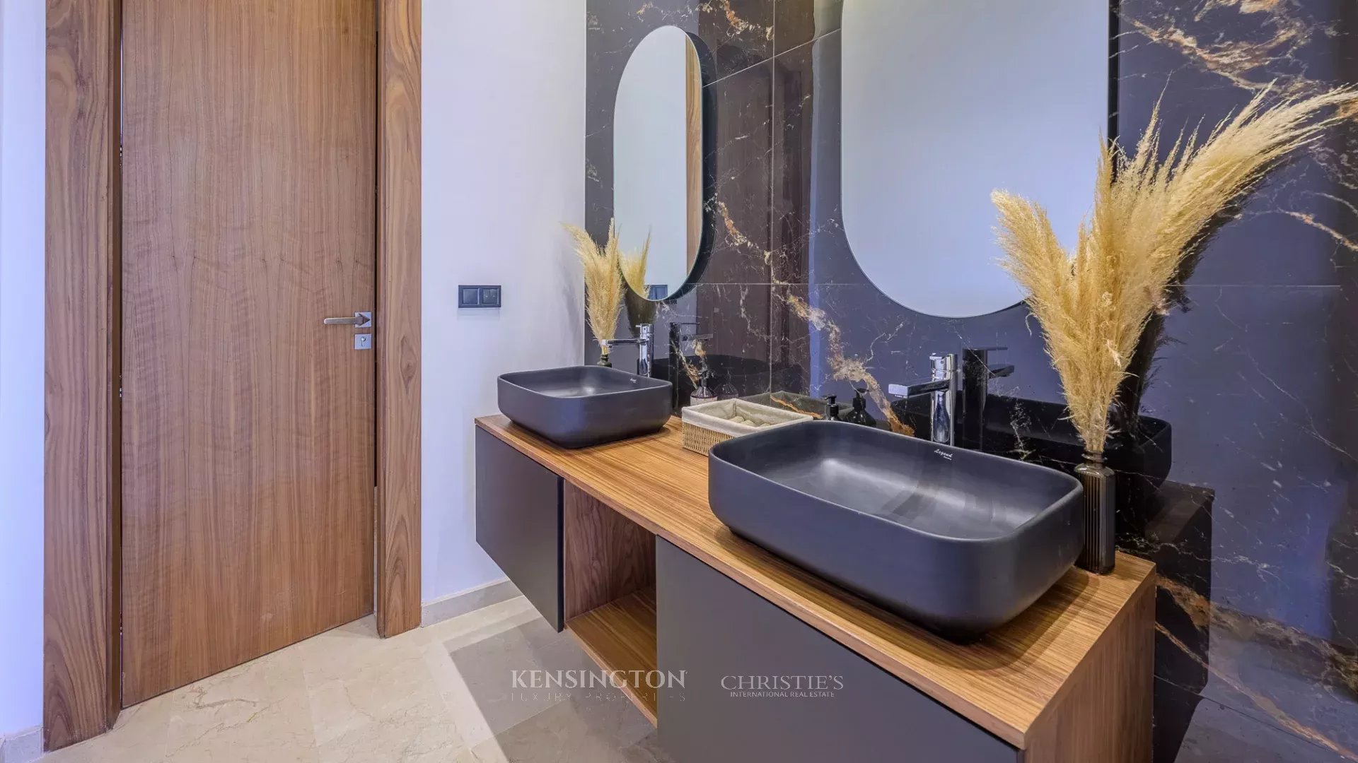 4 Bedroom Villa/Townhouse's Image 12