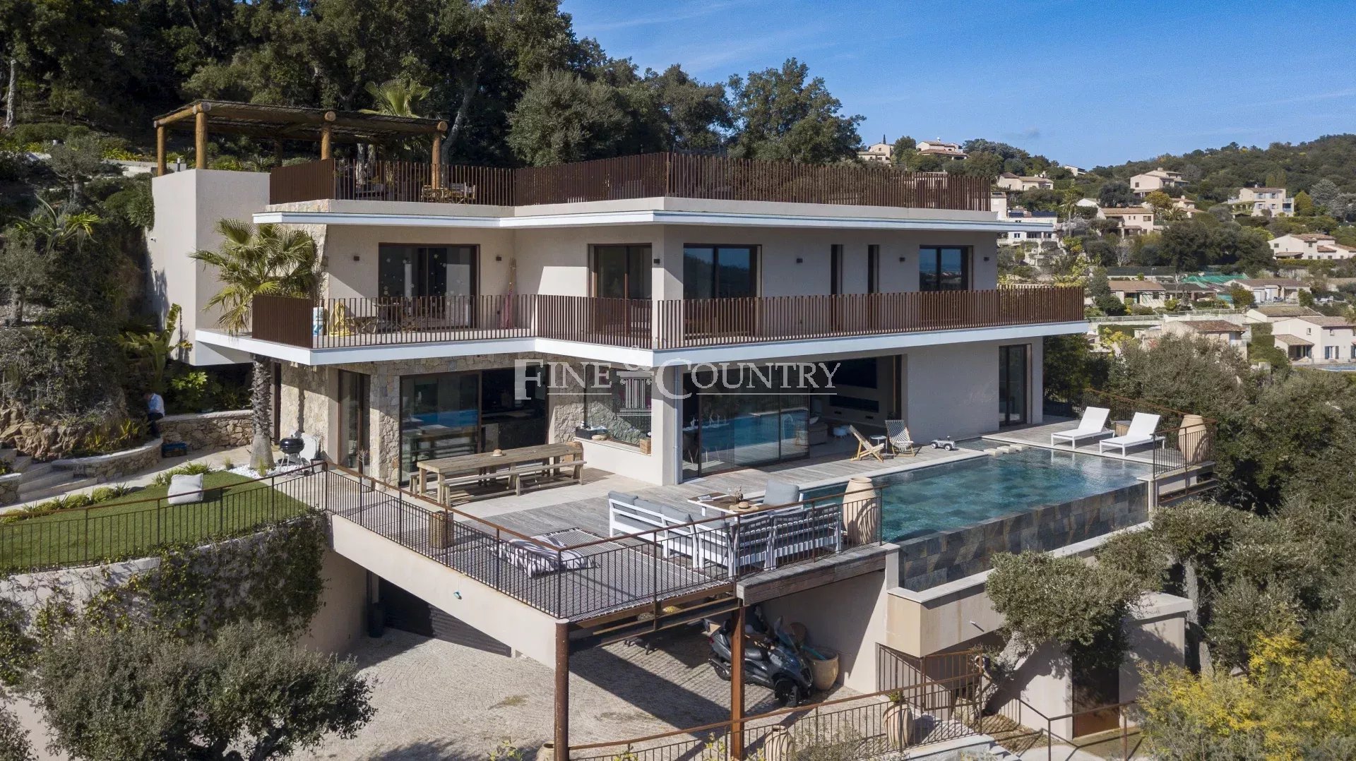 Photo of Villa for Sale in Mandelieu with Panoramic View