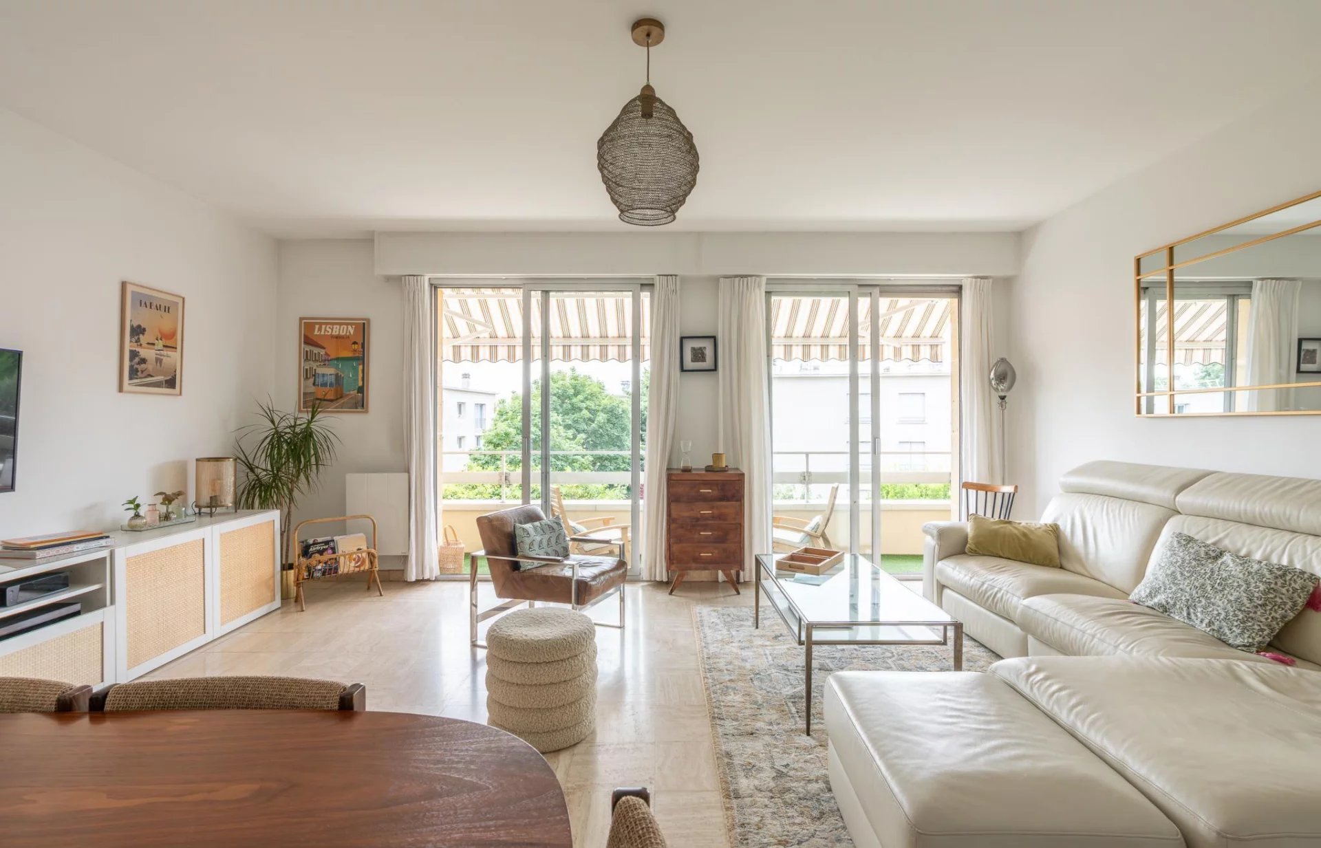 4 pièces 95 m² / 3 chambres balcon/ terrasse et parking