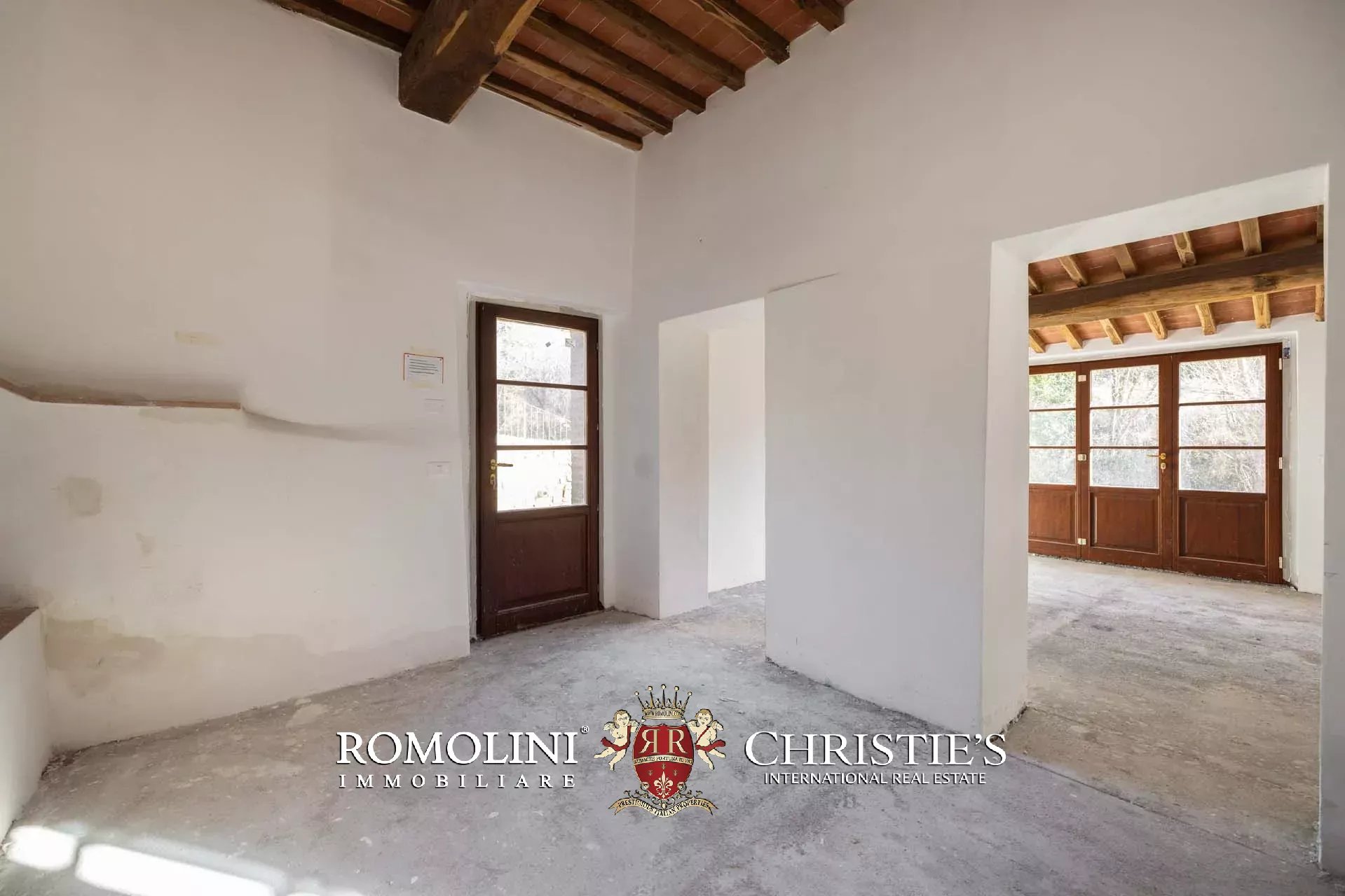 6 Bedroom Villa/Townhouse's Image 10
