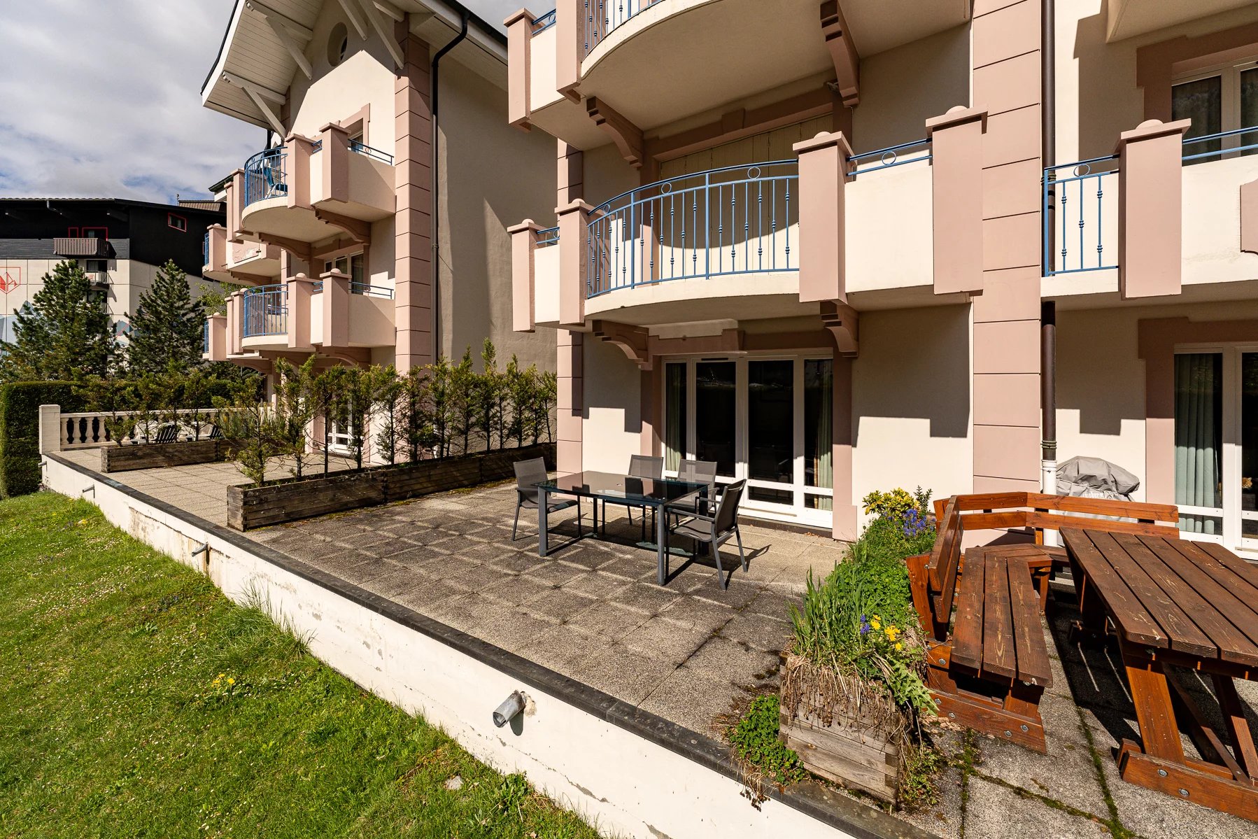 Photo of CHAMONIX - Charming apartment with terrace facing Mont Blanc located in the center of Chamonix