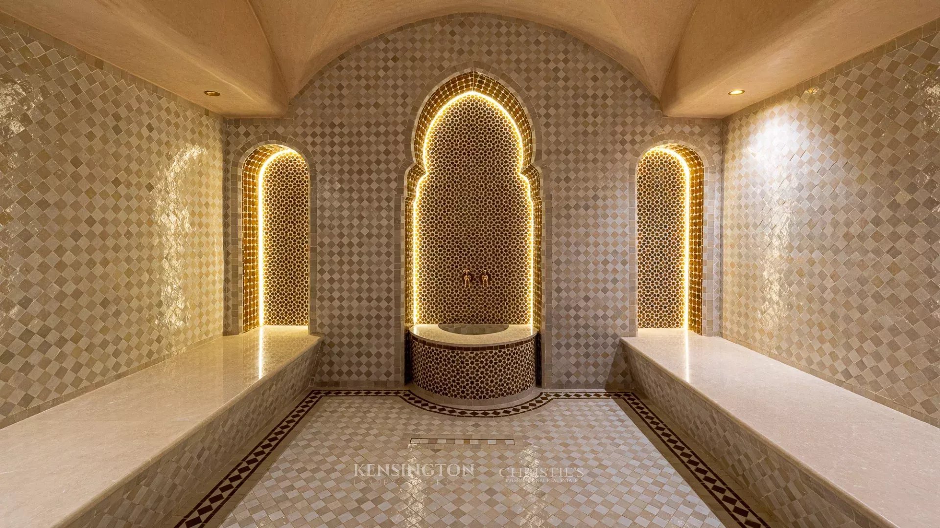 8 Bedroom Villa/Townhouse's Image 37
