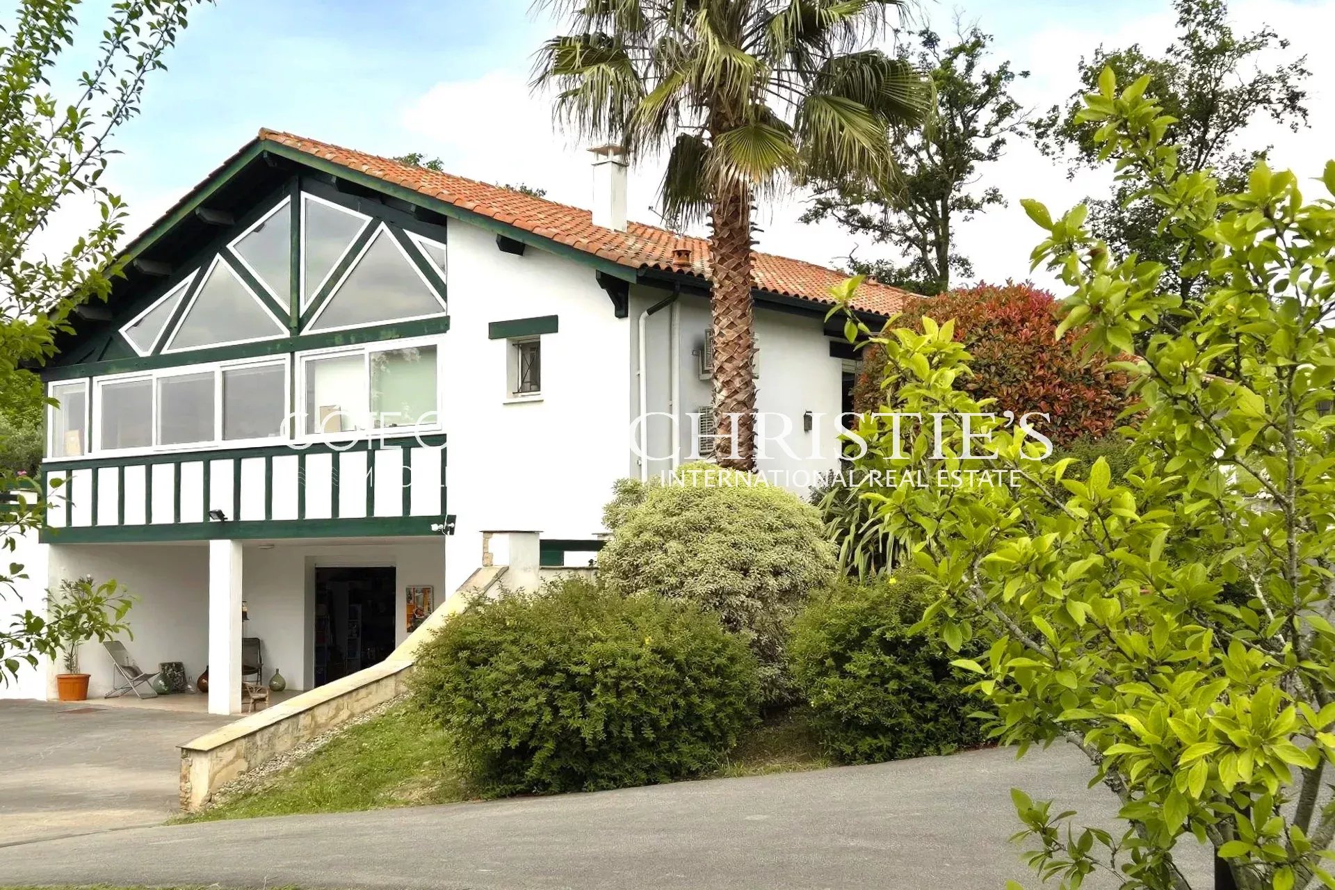 4 Bedroom Villa/Townhouse's Image 3