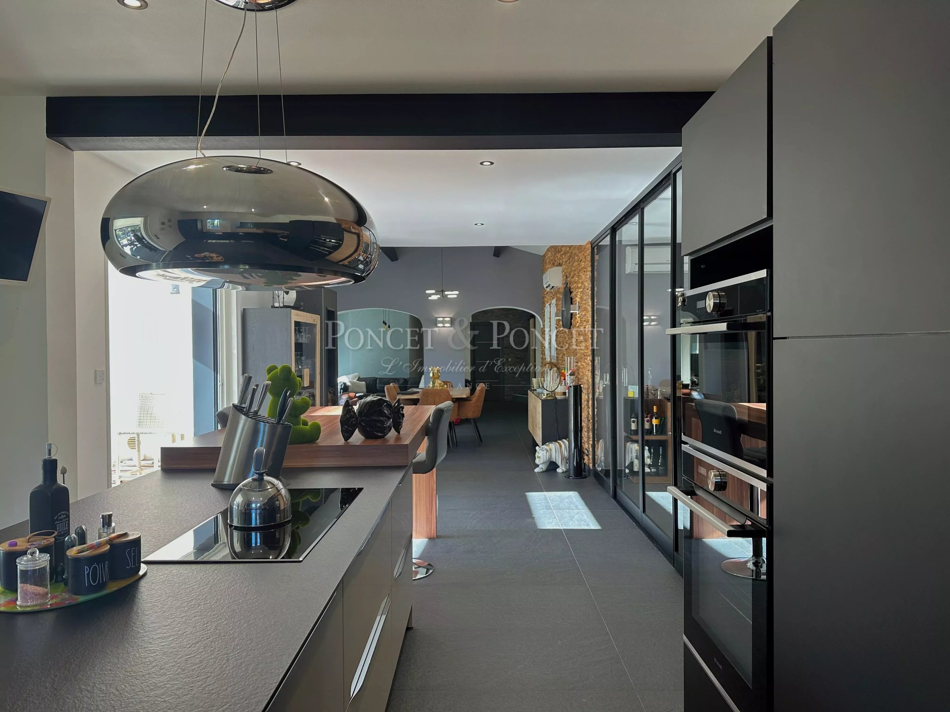5 Bedroom Villa/Townhouse's Image 5