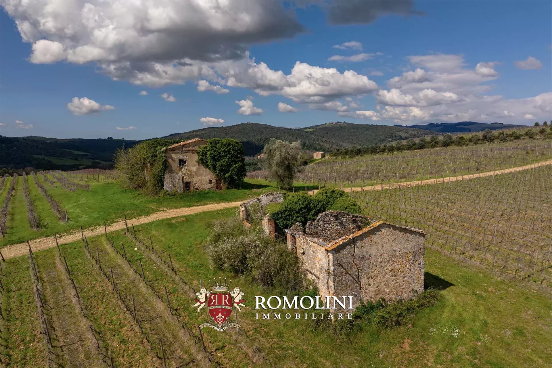 35 Bedroom Vineyard's Image 18