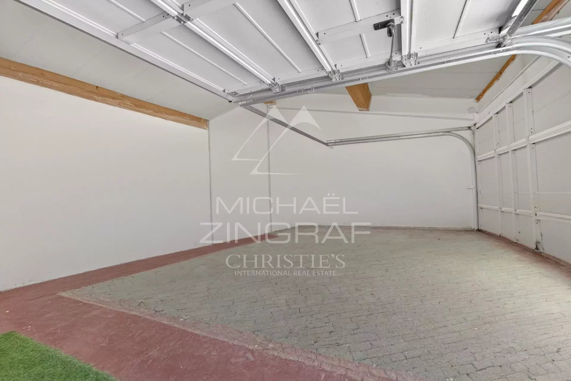 4 Bedroom Villa/Townhouse's Image 42