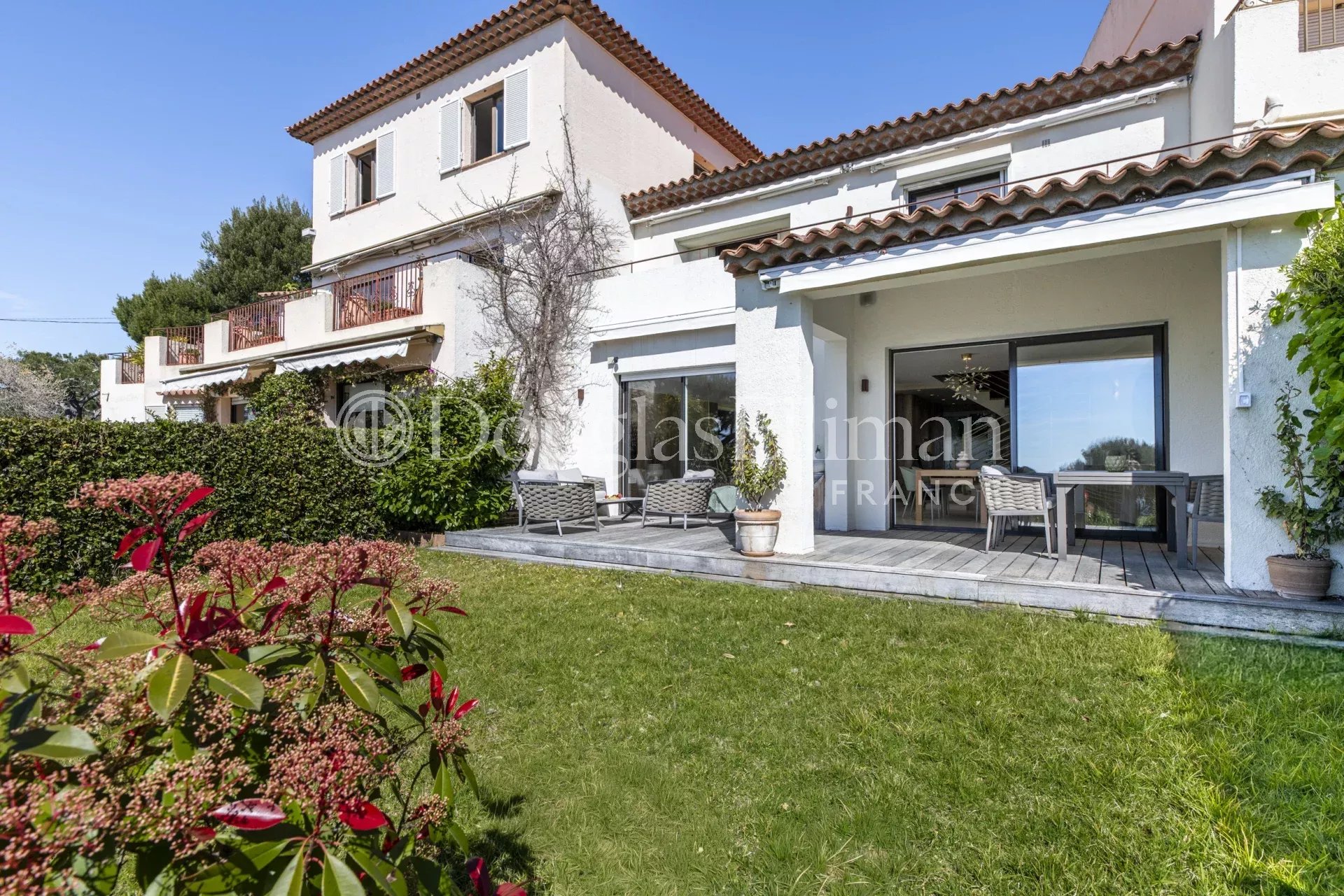 VILLEFRANCHE-SUR-MER – Superbe duplex avec vue mer - Image nᵒ3