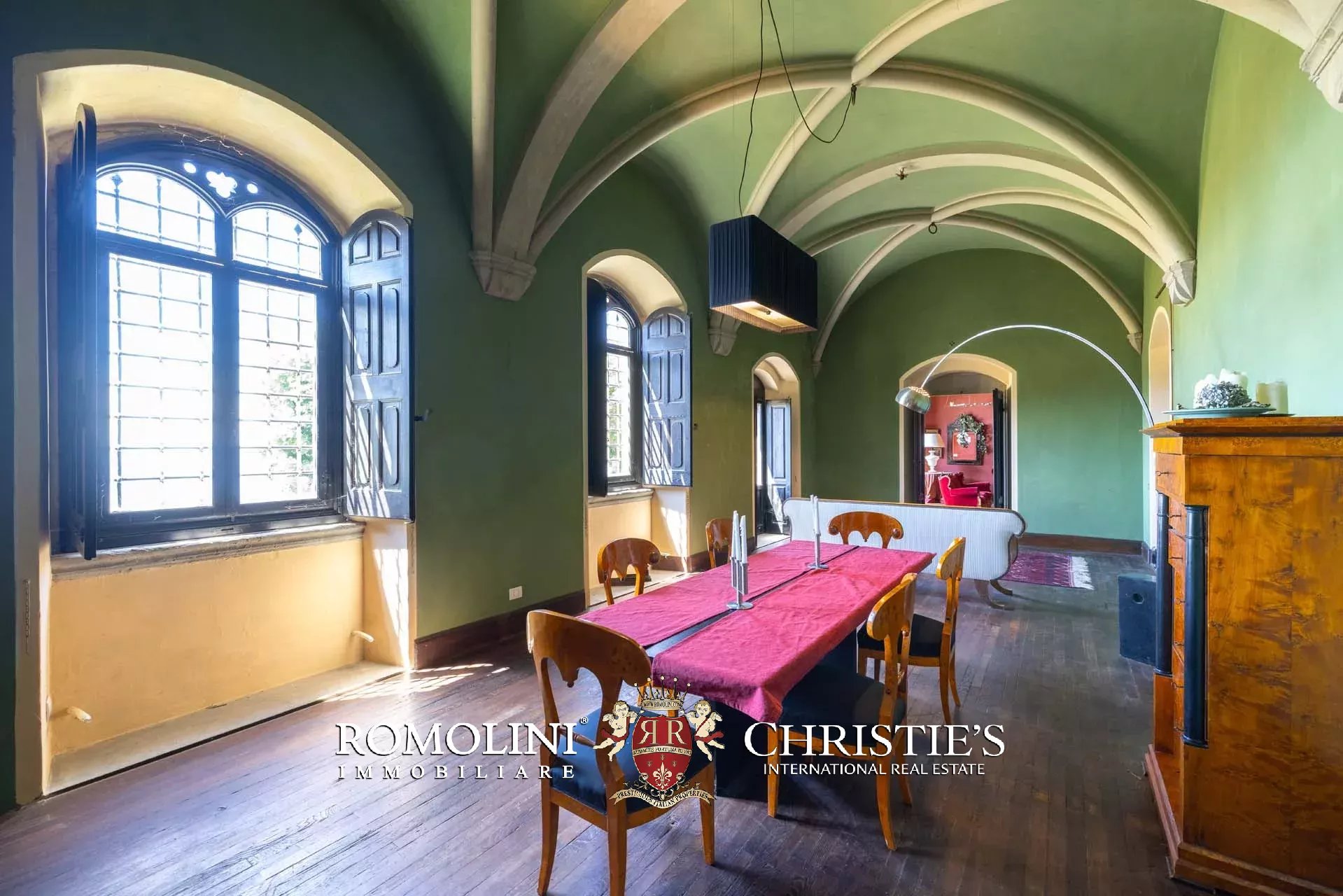 35 Bedroom Chateau's Image 14
