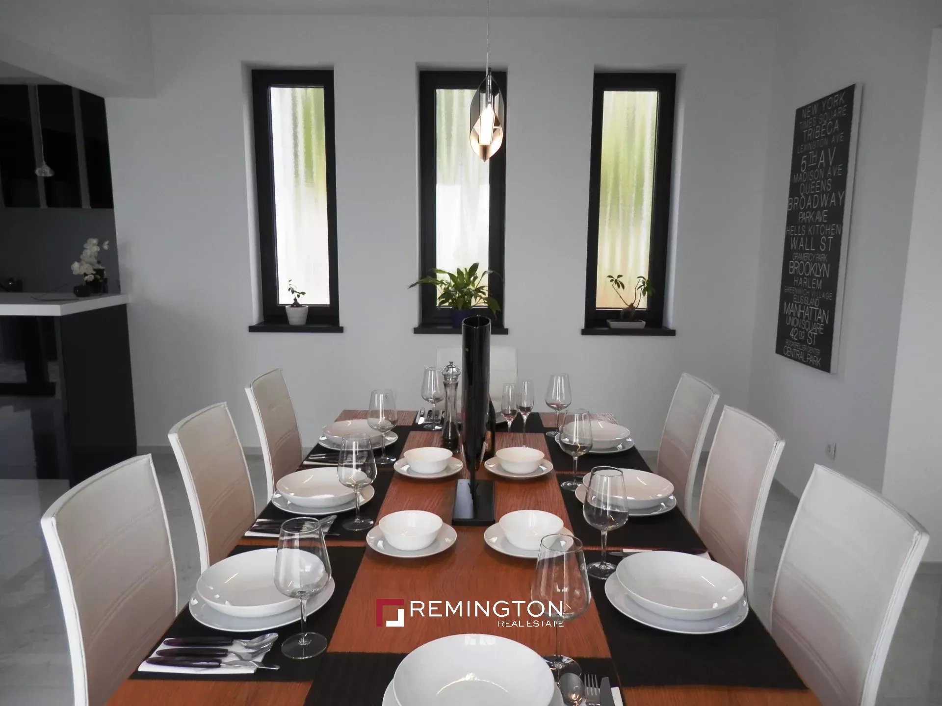 6 Bedroom Villa/Townhouse's Image 3