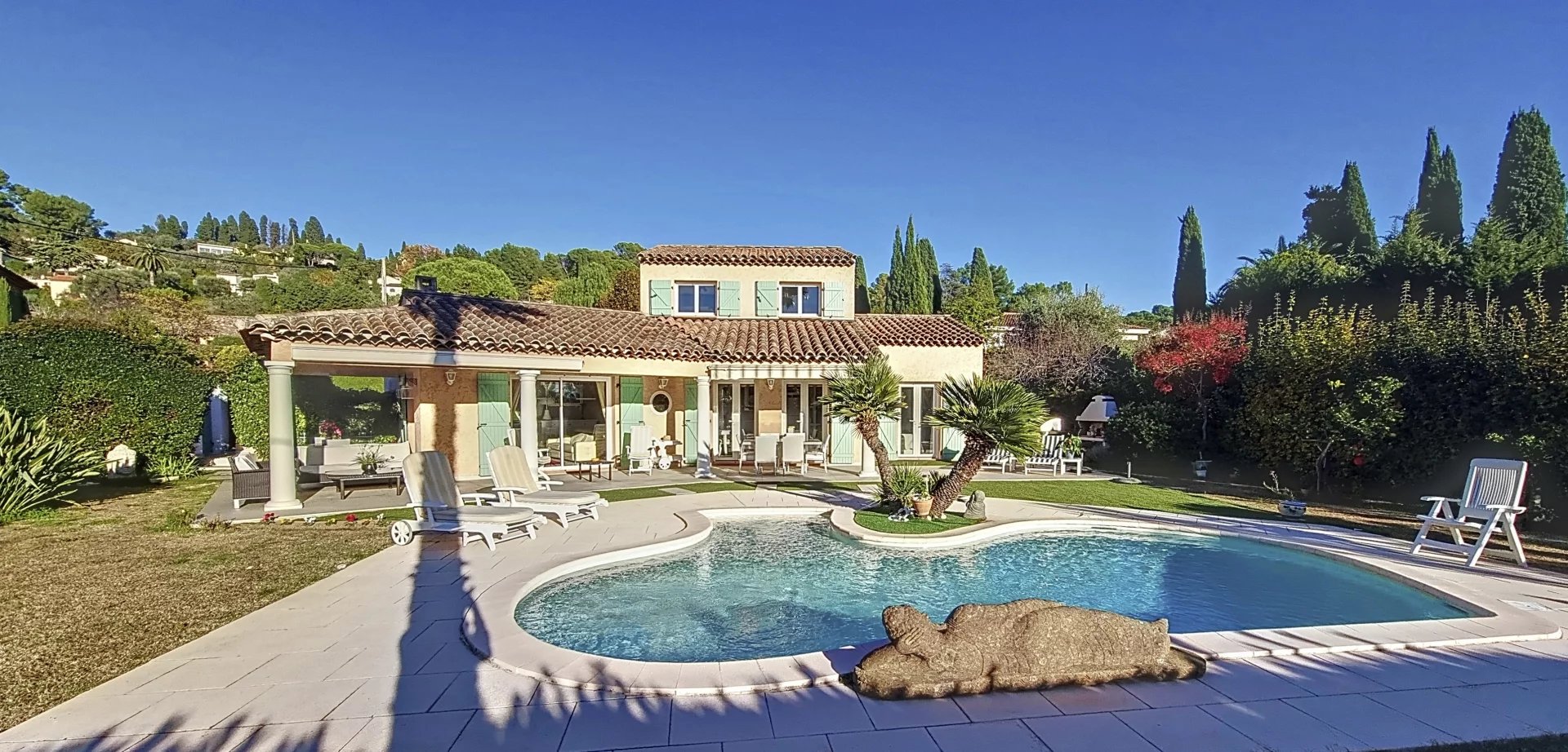 VILLA 153m² + PISCINE MOUGINS