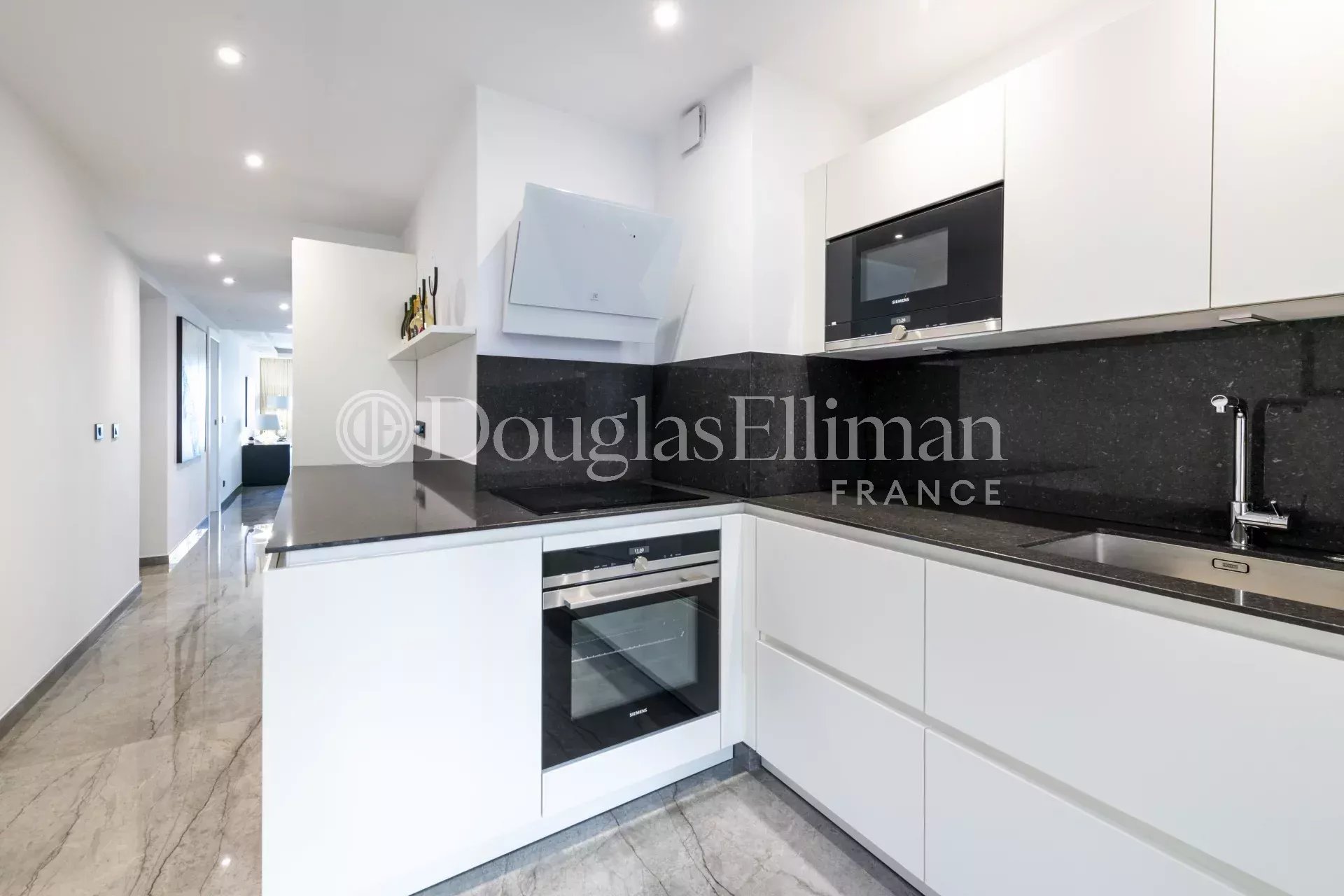 CANNES CROISETTE – Magnifique appartement vue panoramique mer - Image nᵒ3