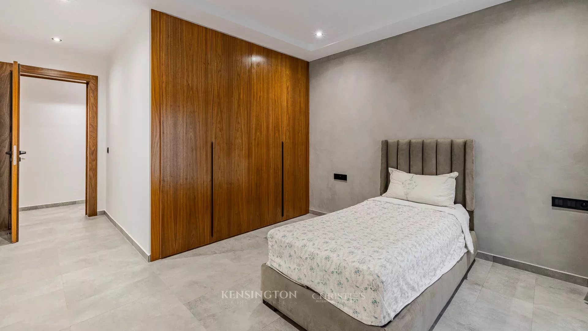 5 Bedroom Villa/Townhouse's Image 20