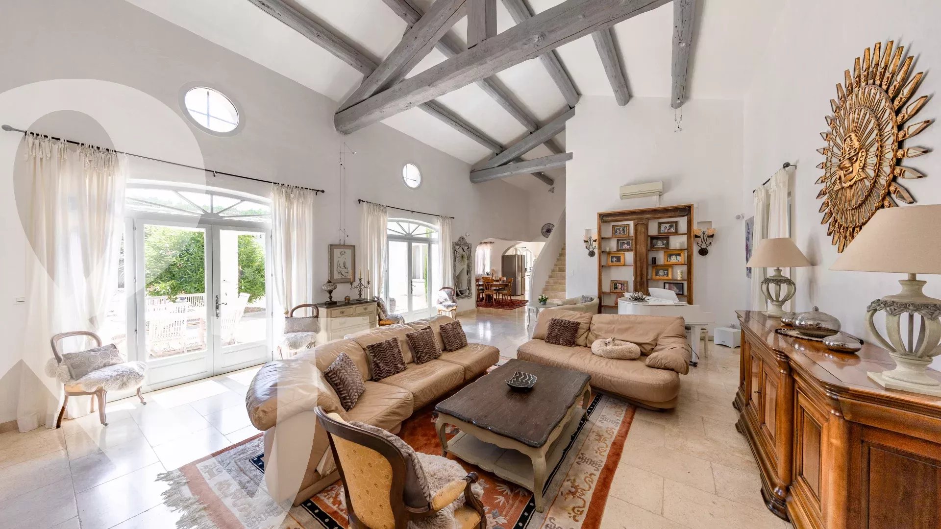 PROPRIETE AVEC 3 GITES