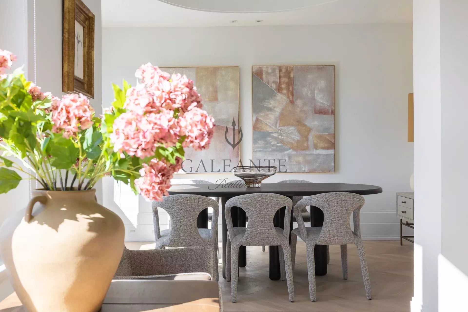 Sun-filled Signature Residence in iconic Juan Bravo - Image 8