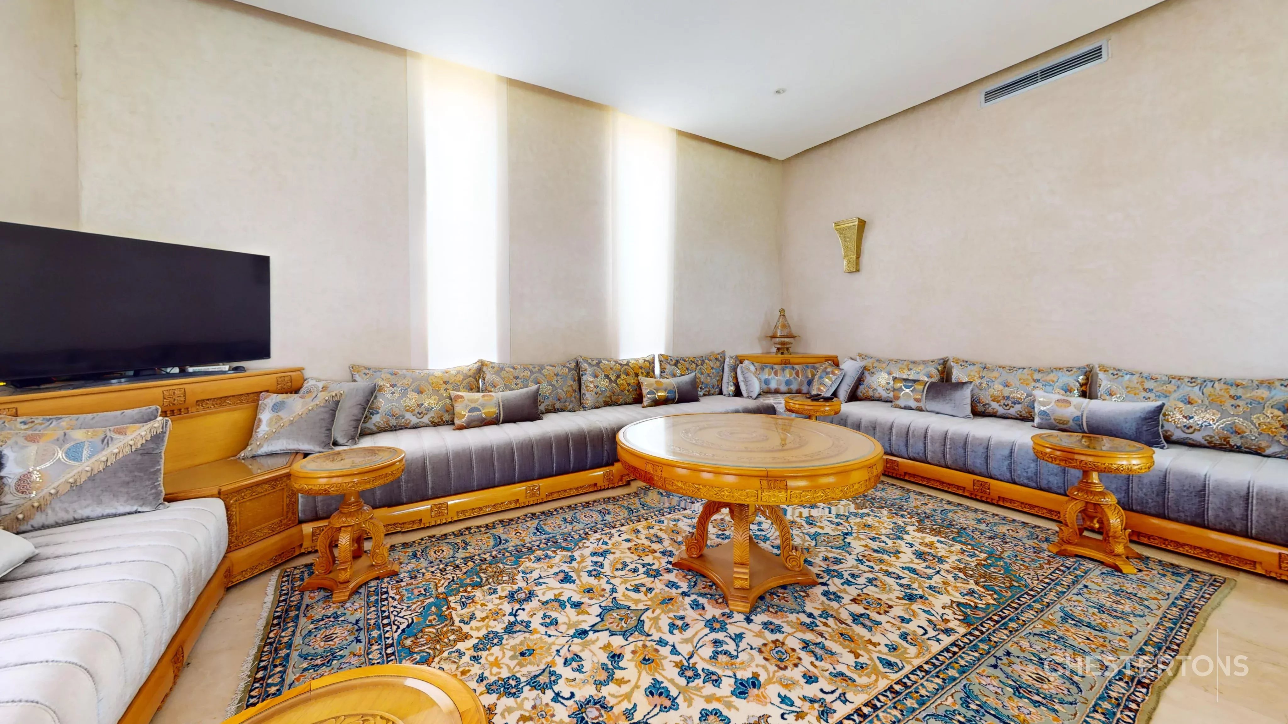 Image of Villa - 7 Bedrooms for Sale in Marrakech-Ménara-Marrakech-Morocco, Image 7