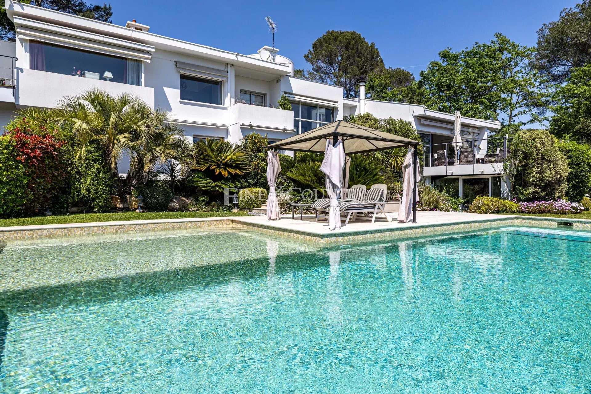 Photo of Villa for sale in Valbonne