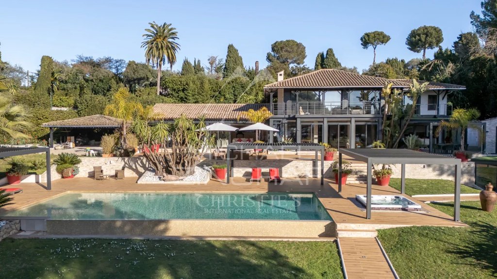 Villa for sale in Cannes — Luxury Villa Cannes: Panoramic Sea View Family Estate for Sale