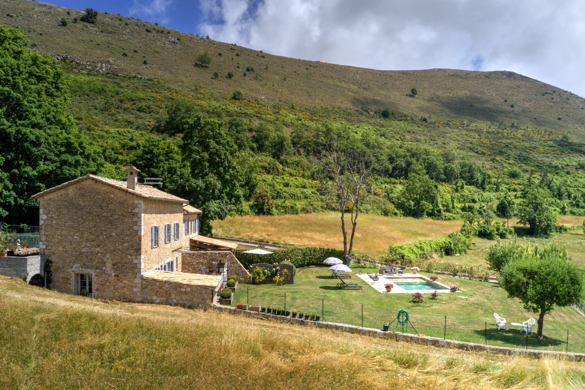 A charming period country house with panoramic sea view 14