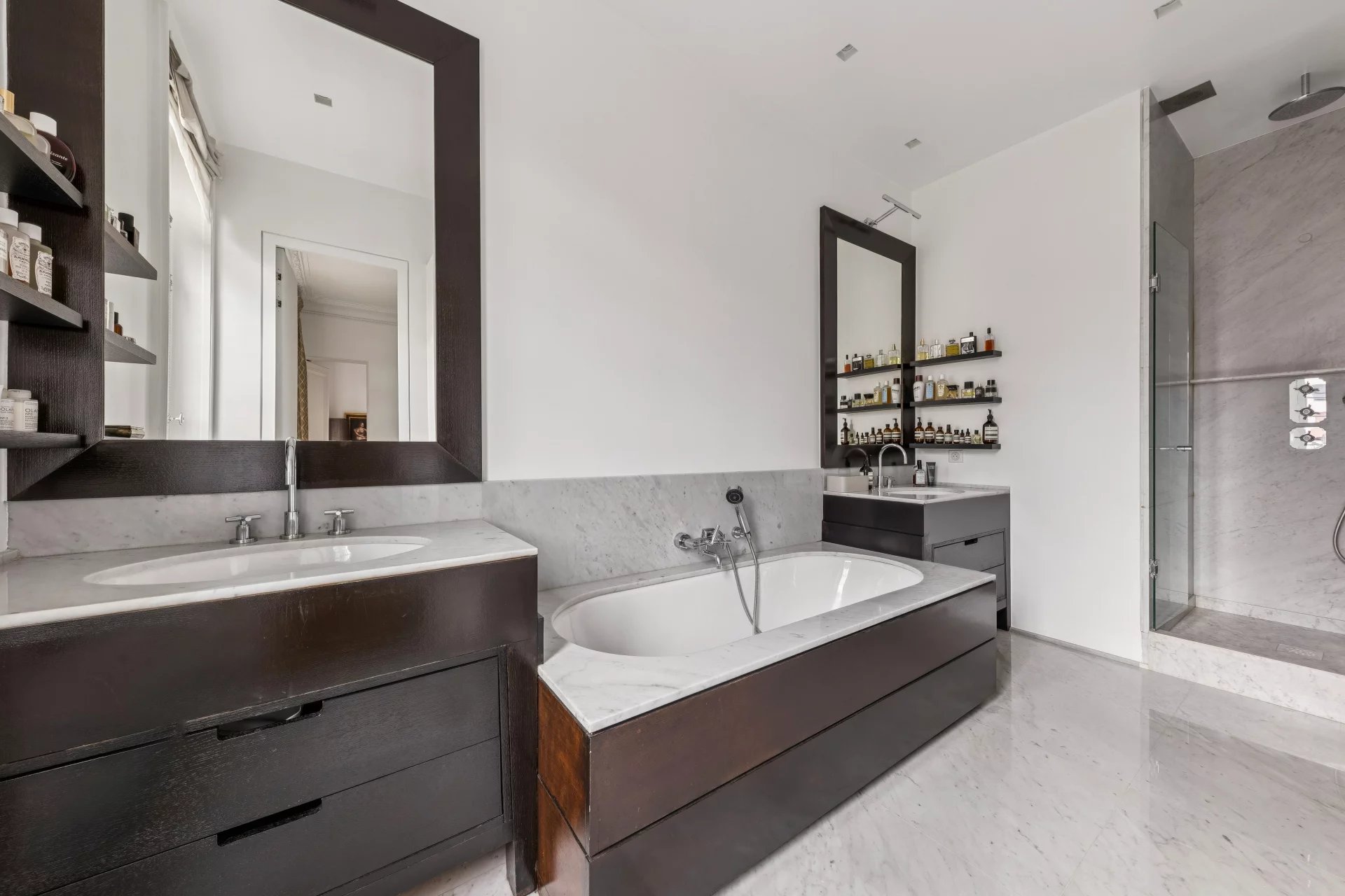 Sale Apartment Paris 16th