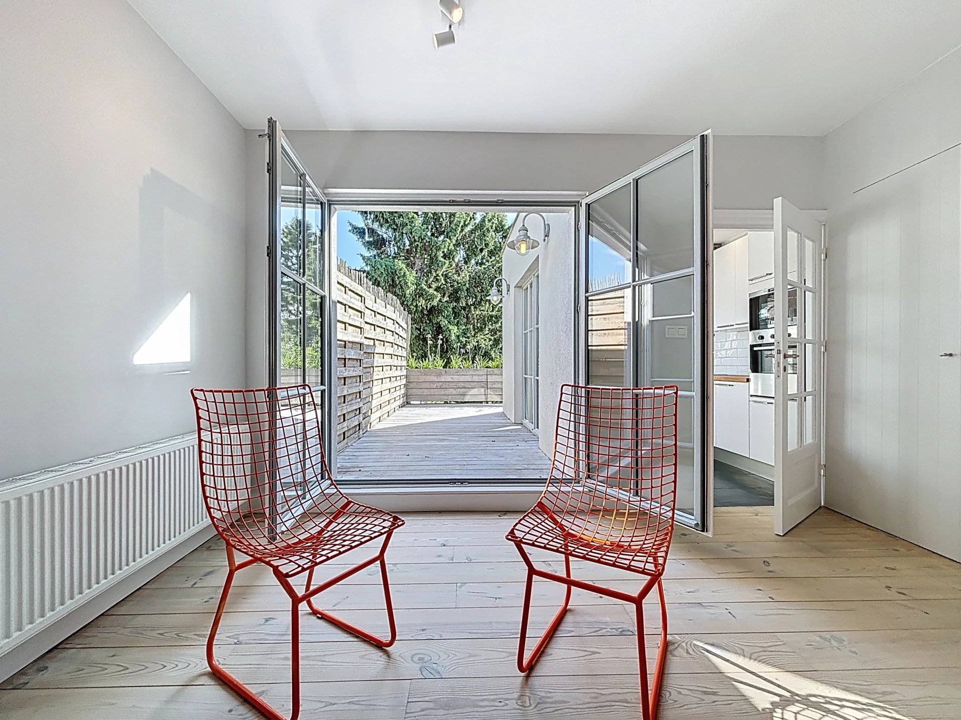 Appartement de caractère rénové de 125 m2 deux chambres terrasse